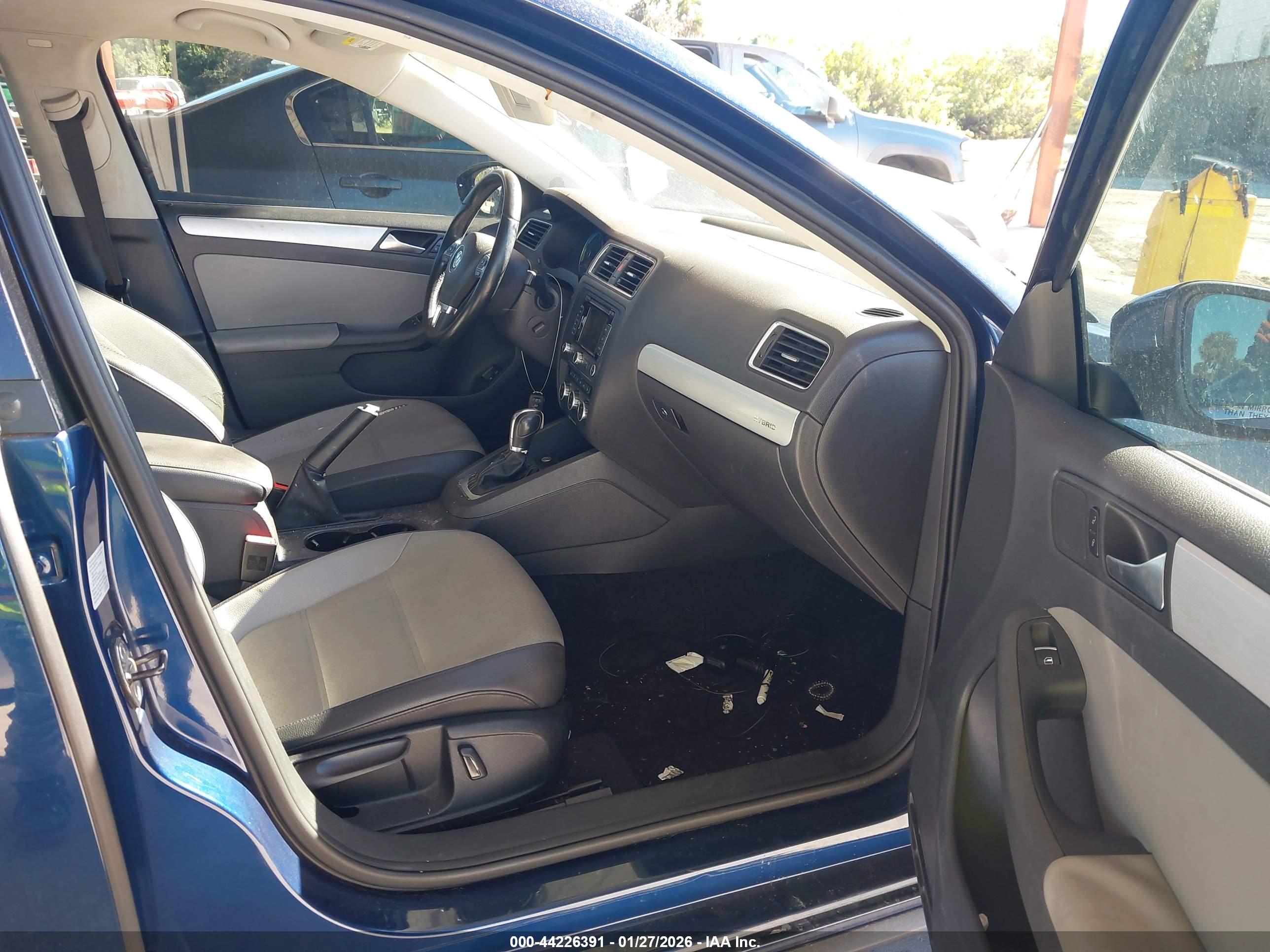 VOLKSWAGEN JETTA image 5