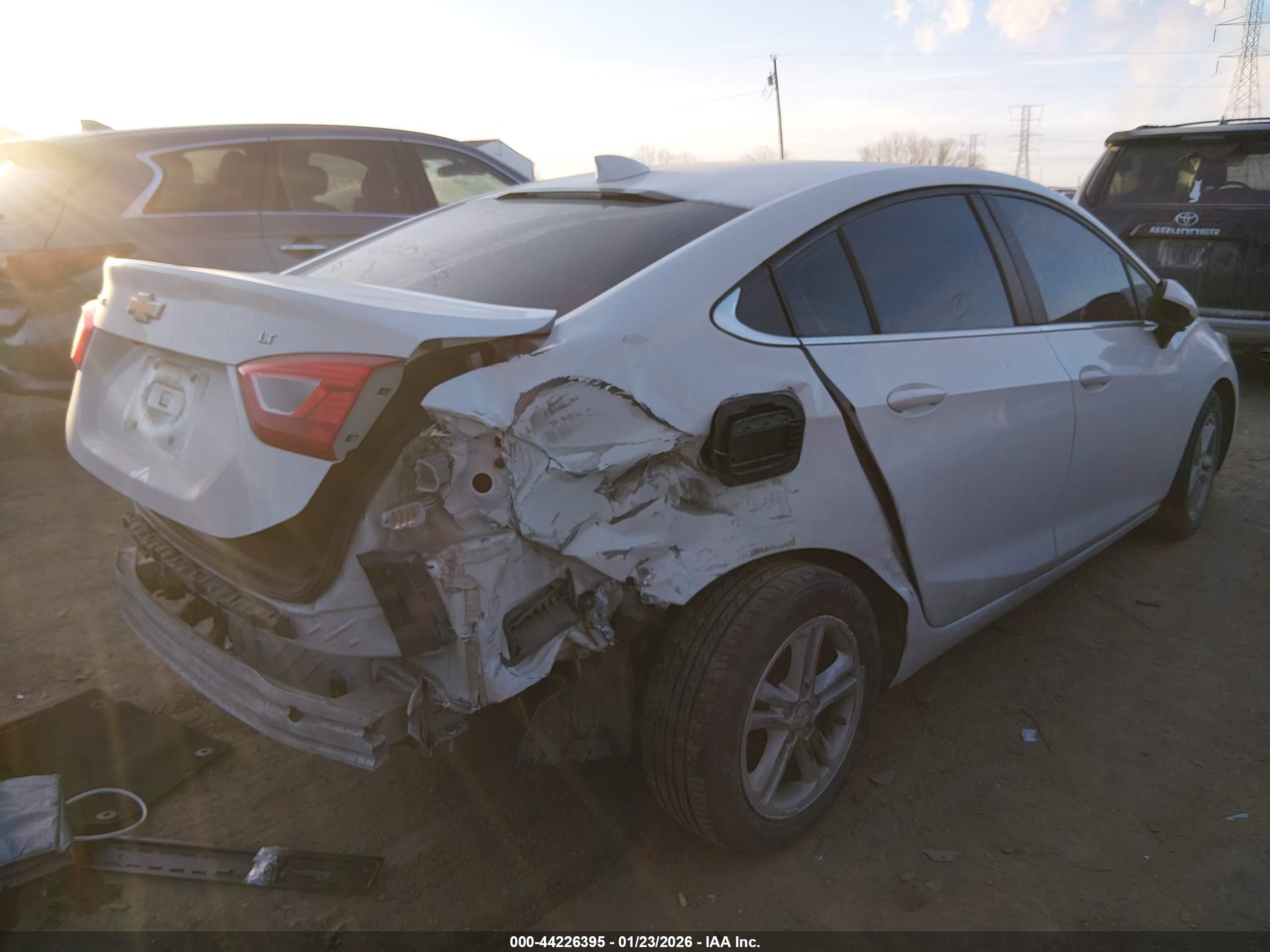 CHEVROLET CRUZE image 4