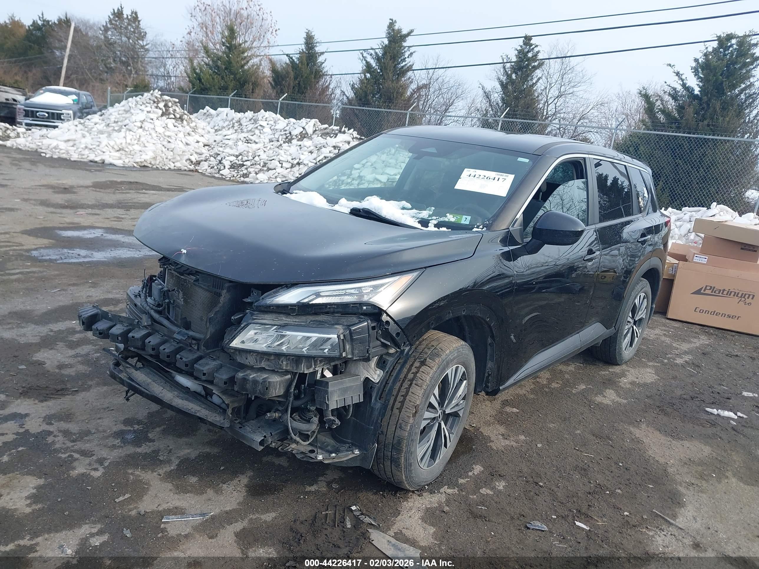 NISSAN ROGUE image 2