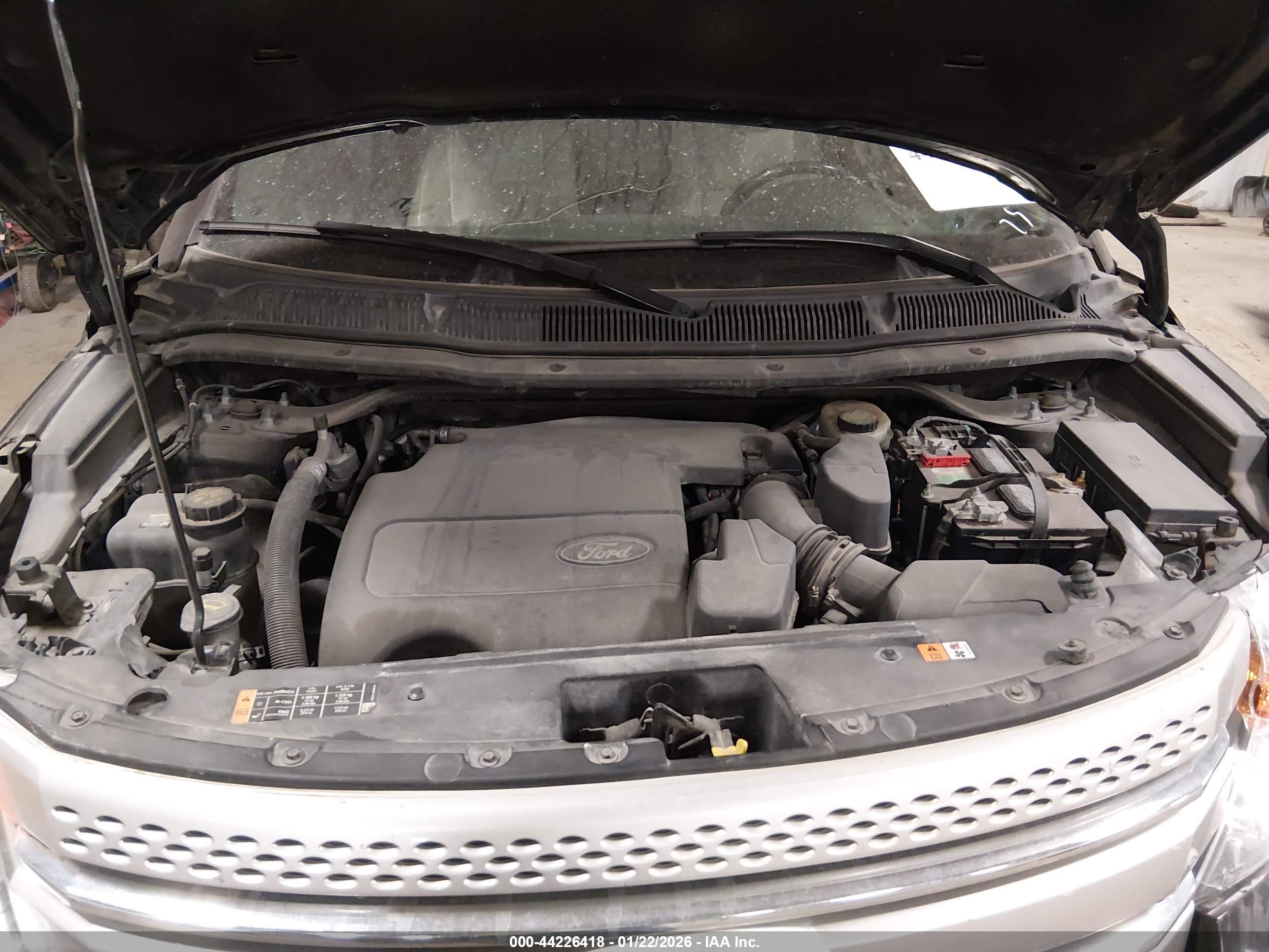 FORD EXPLORER image 10