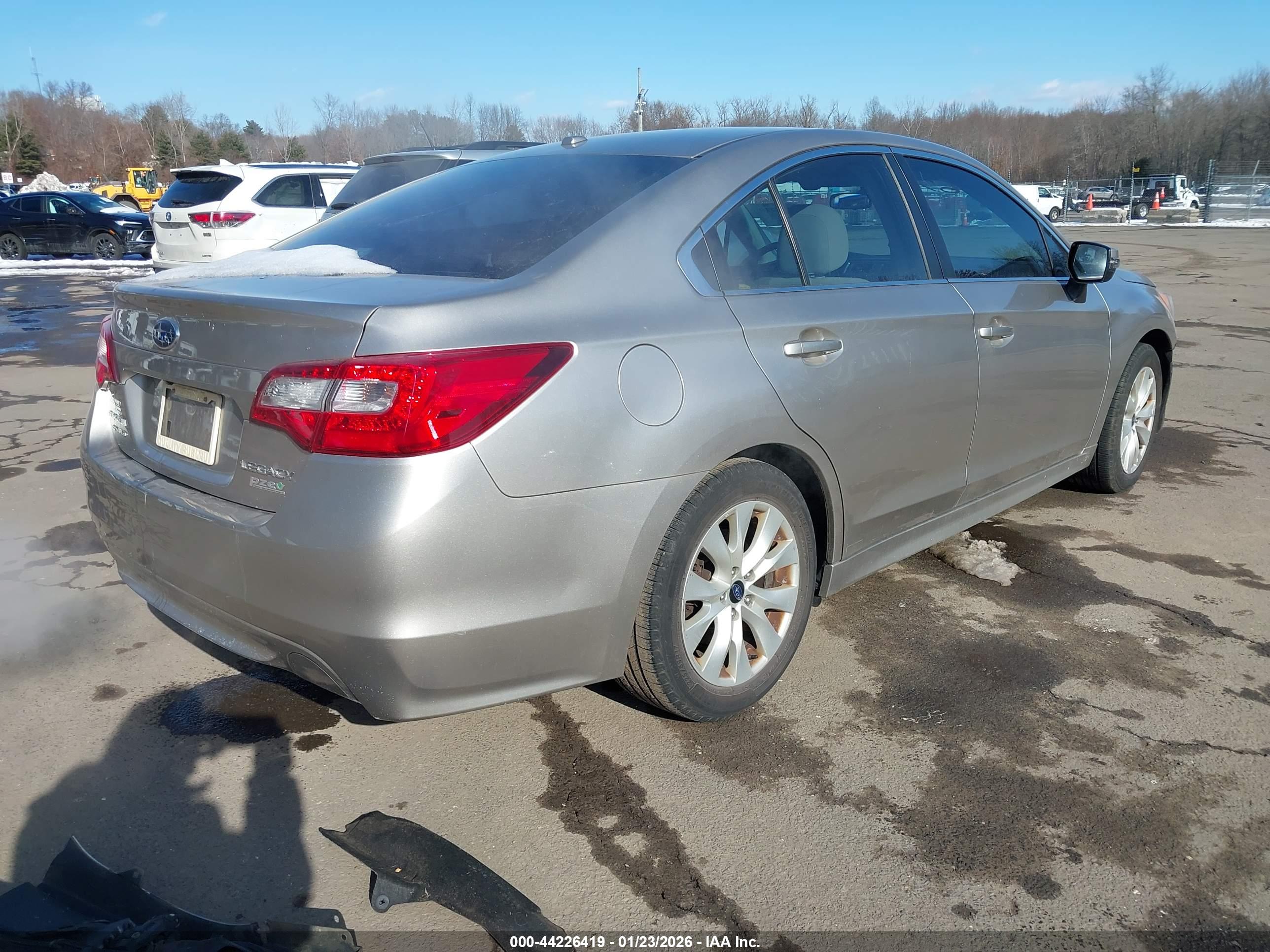 SUBARU LEGACY image 4