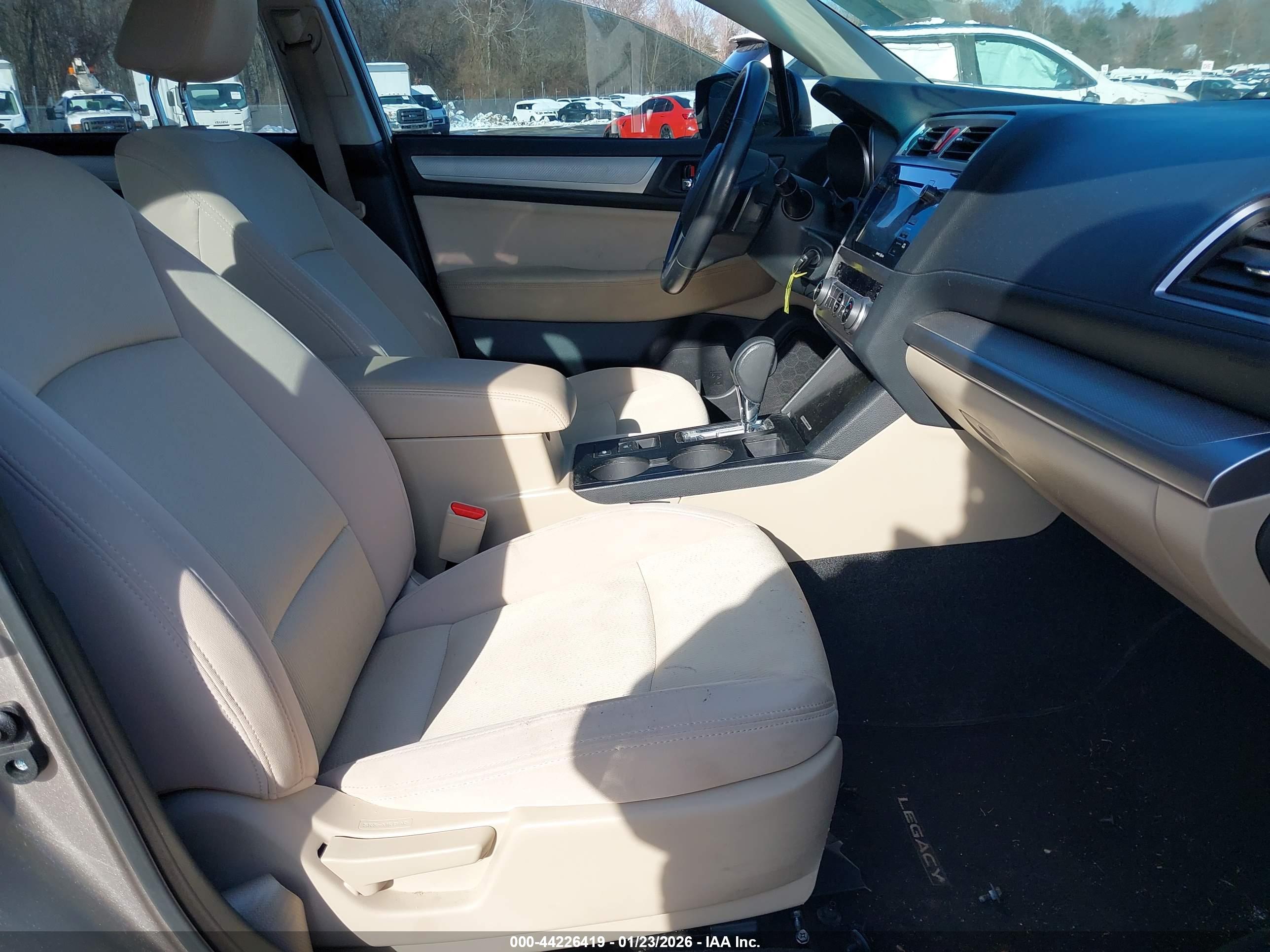 SUBARU LEGACY image 5