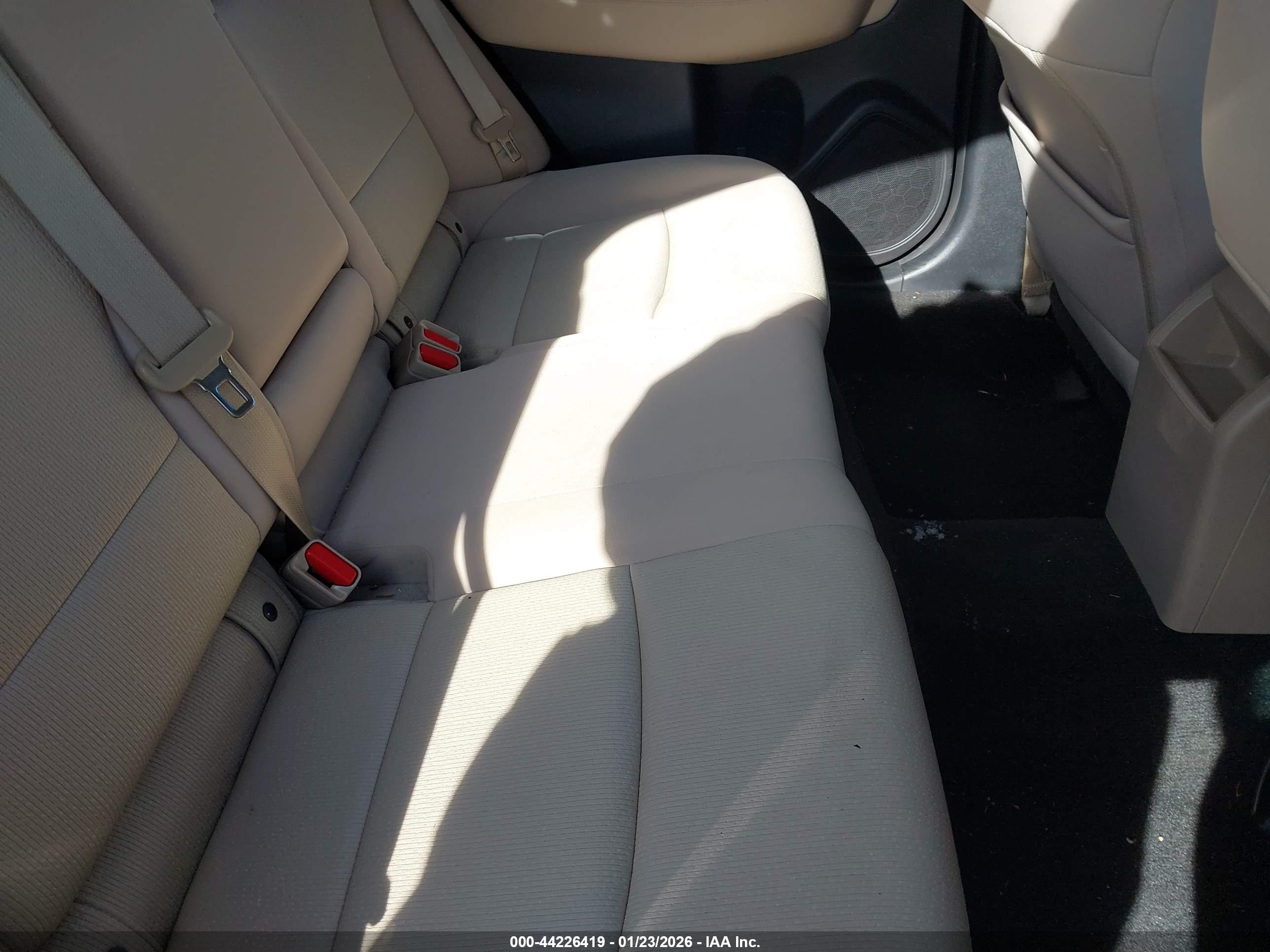 SUBARU LEGACY image 8