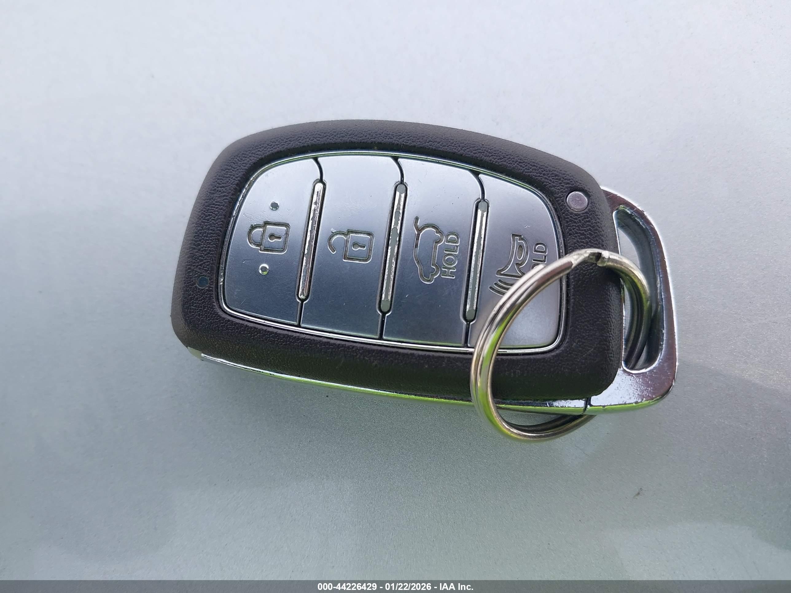 HYUNDAI TUCSON image 11