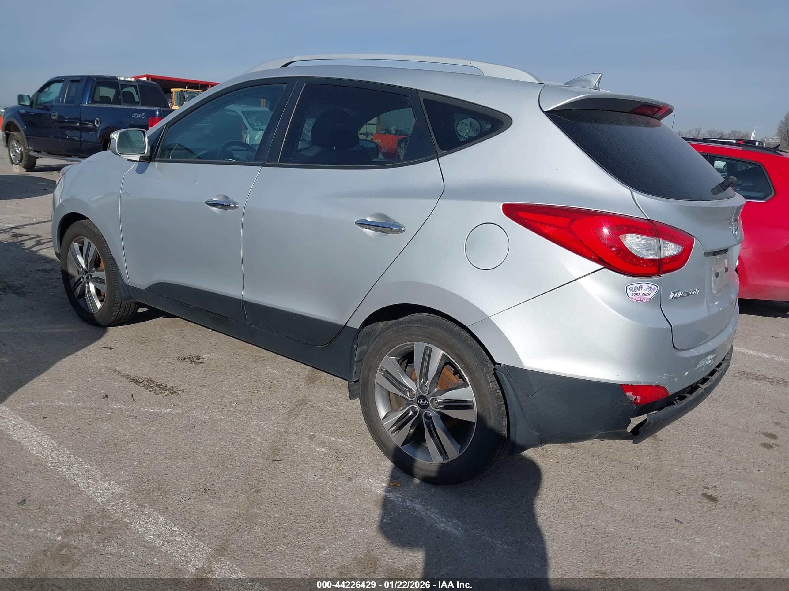 HYUNDAI TUCSON image 3