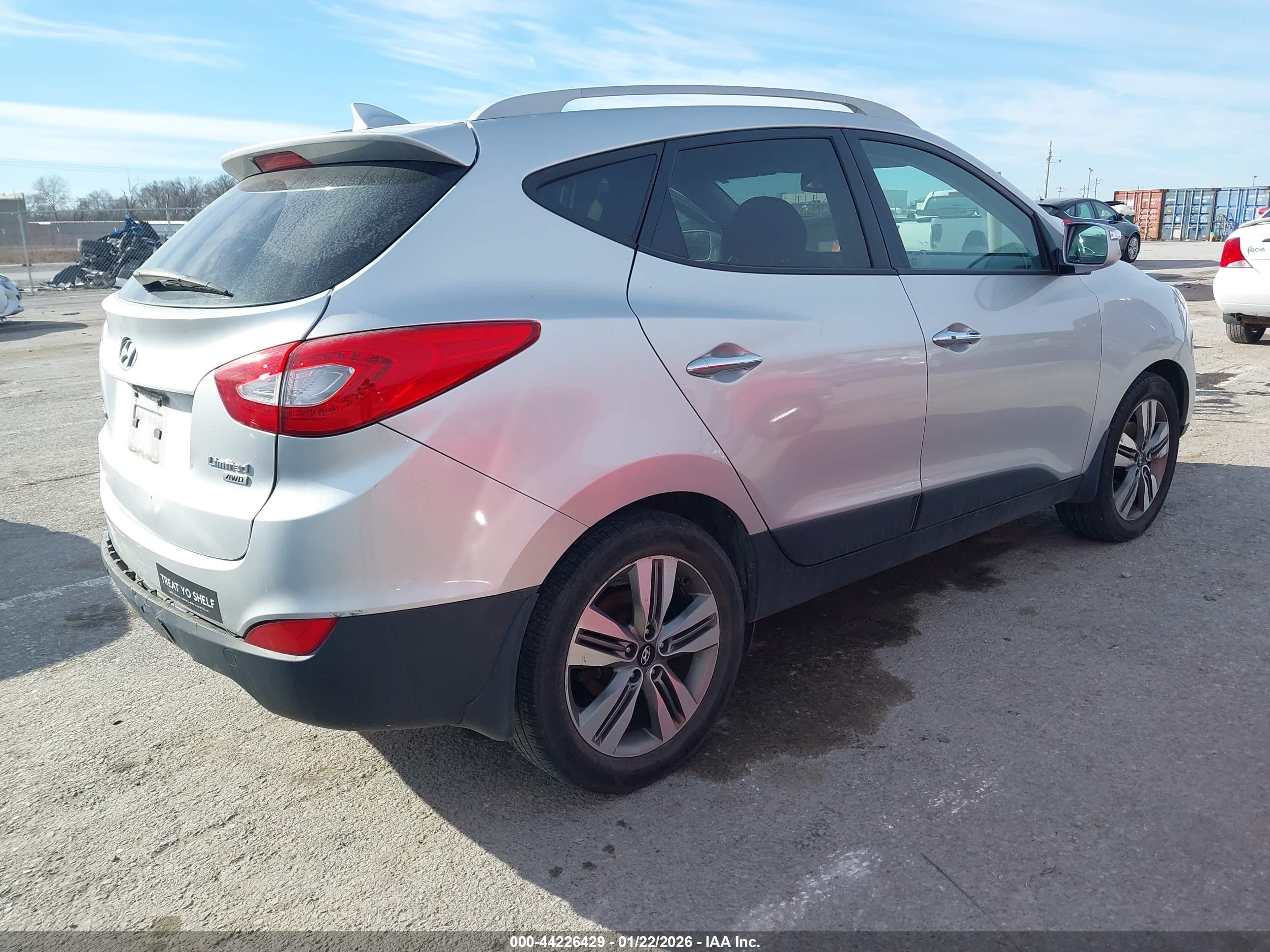 HYUNDAI TUCSON image 4