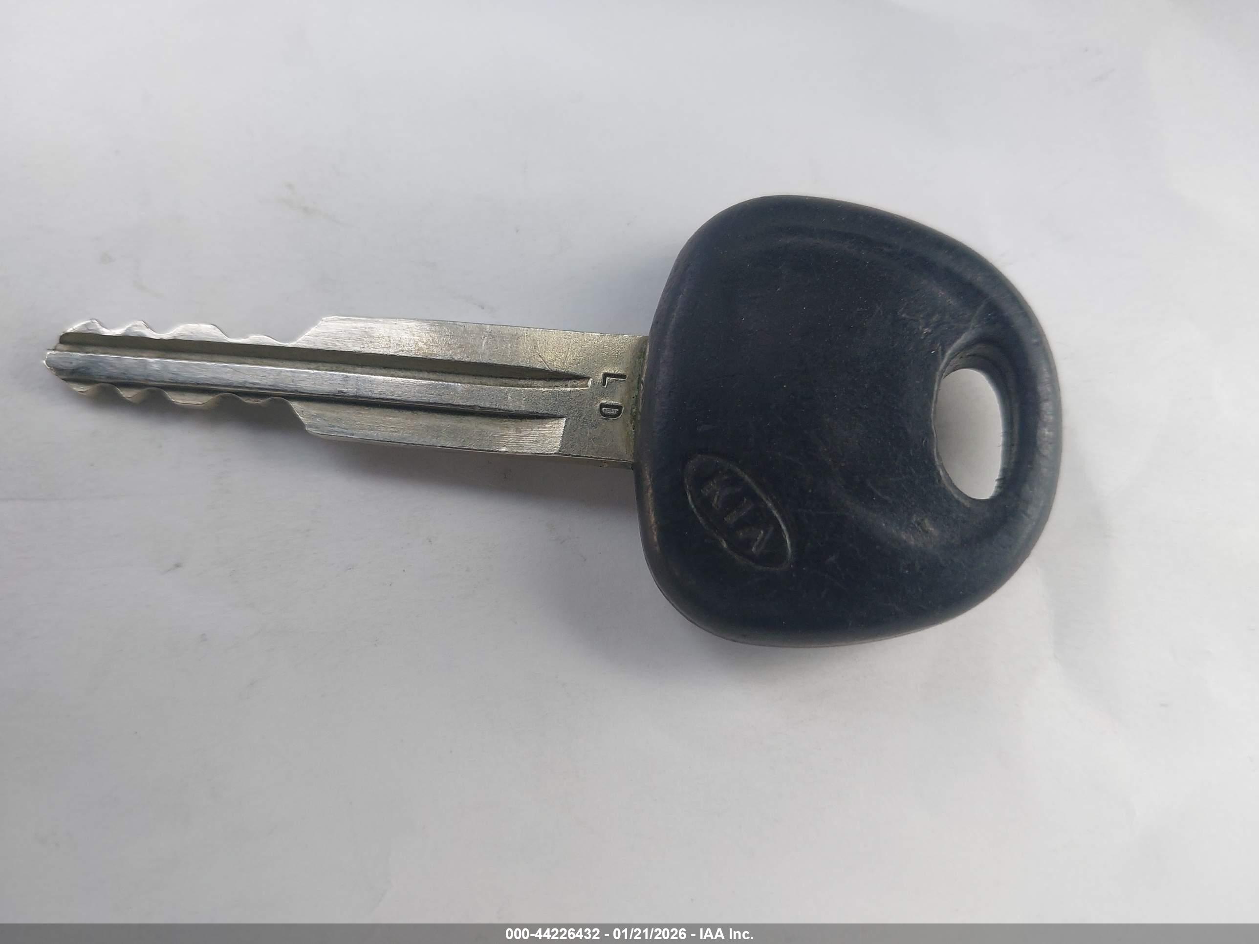 KIA SPECTRA image 11