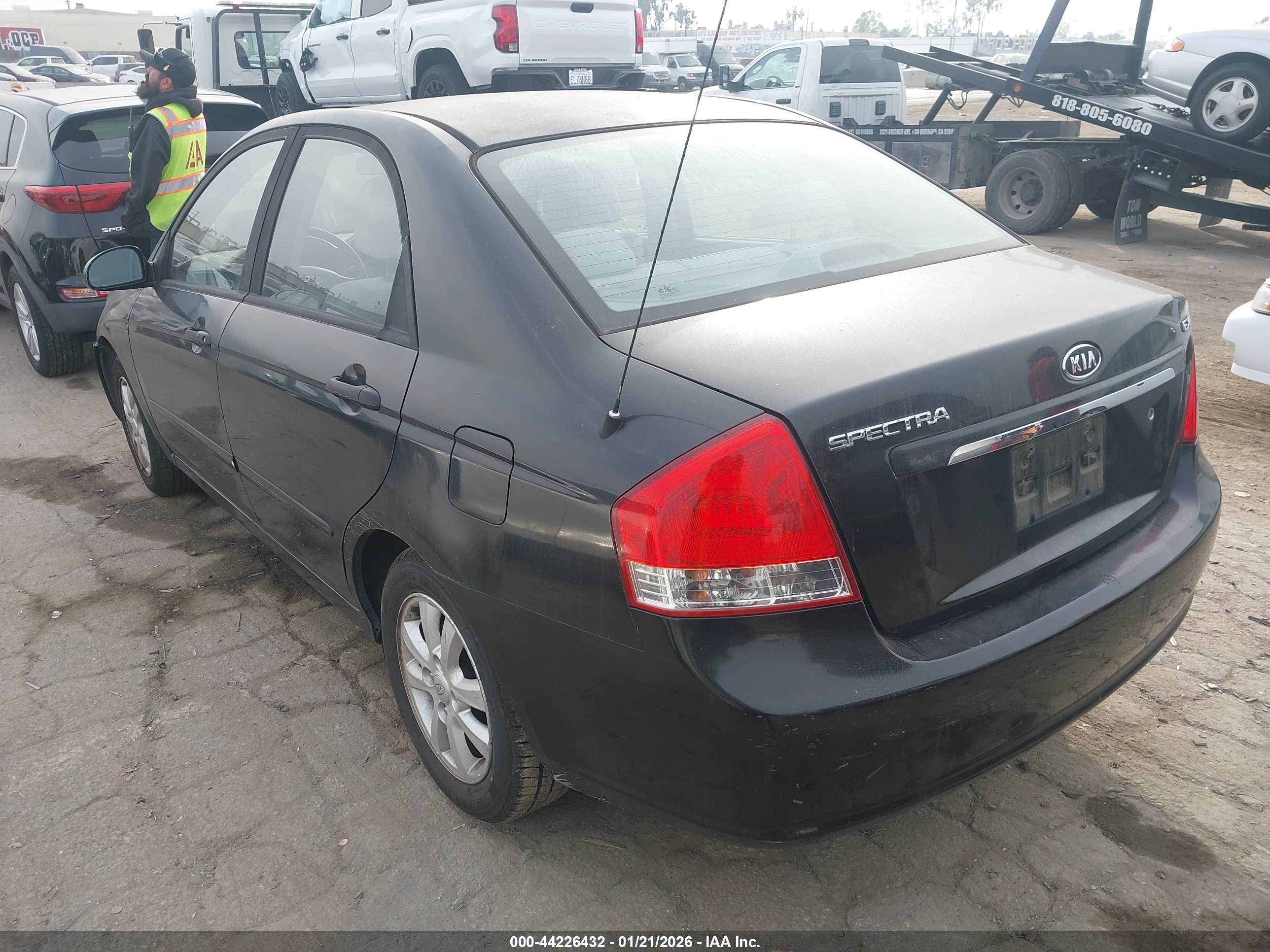 KIA SPECTRA image 3
