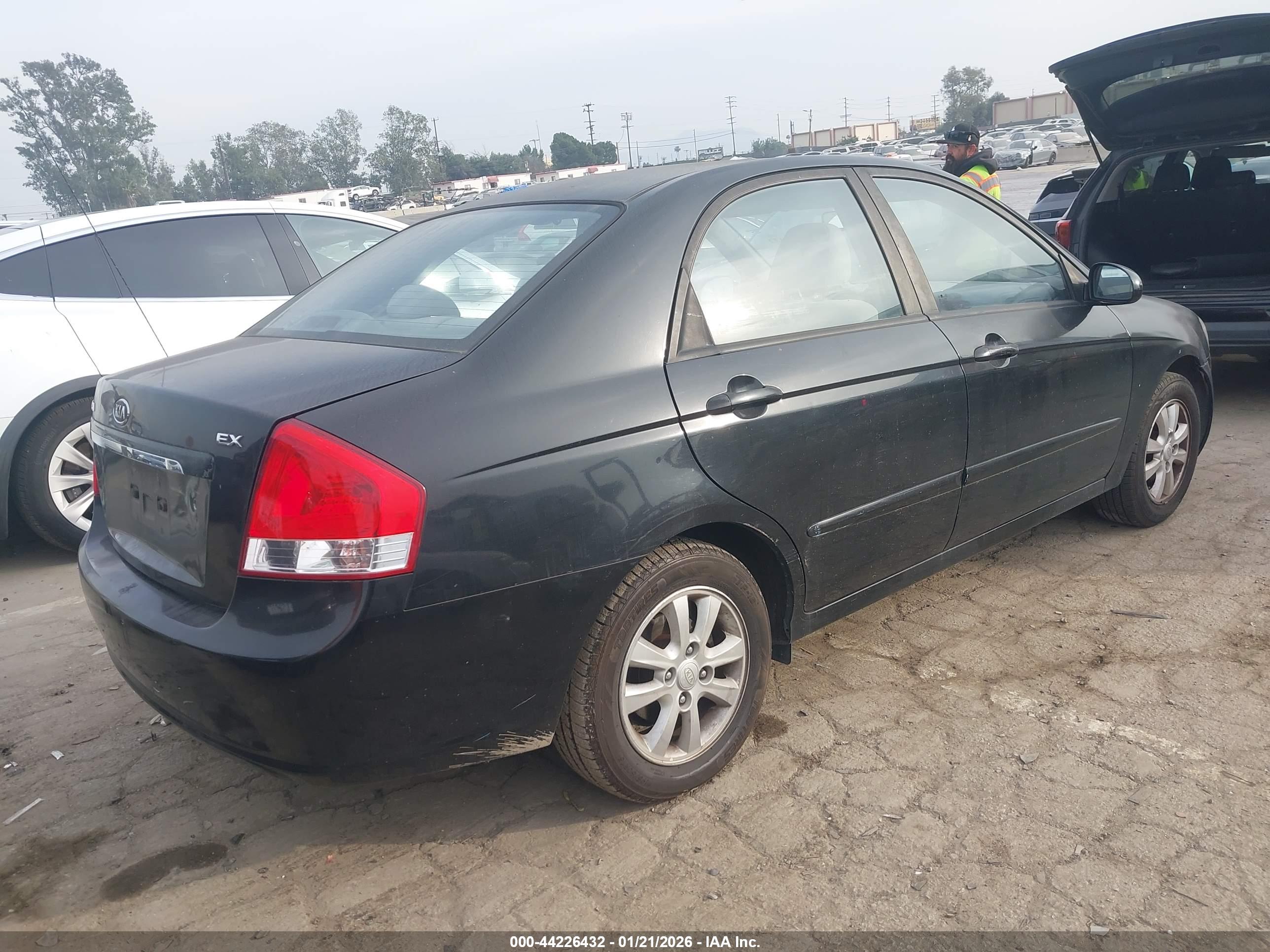 KIA SPECTRA image 4