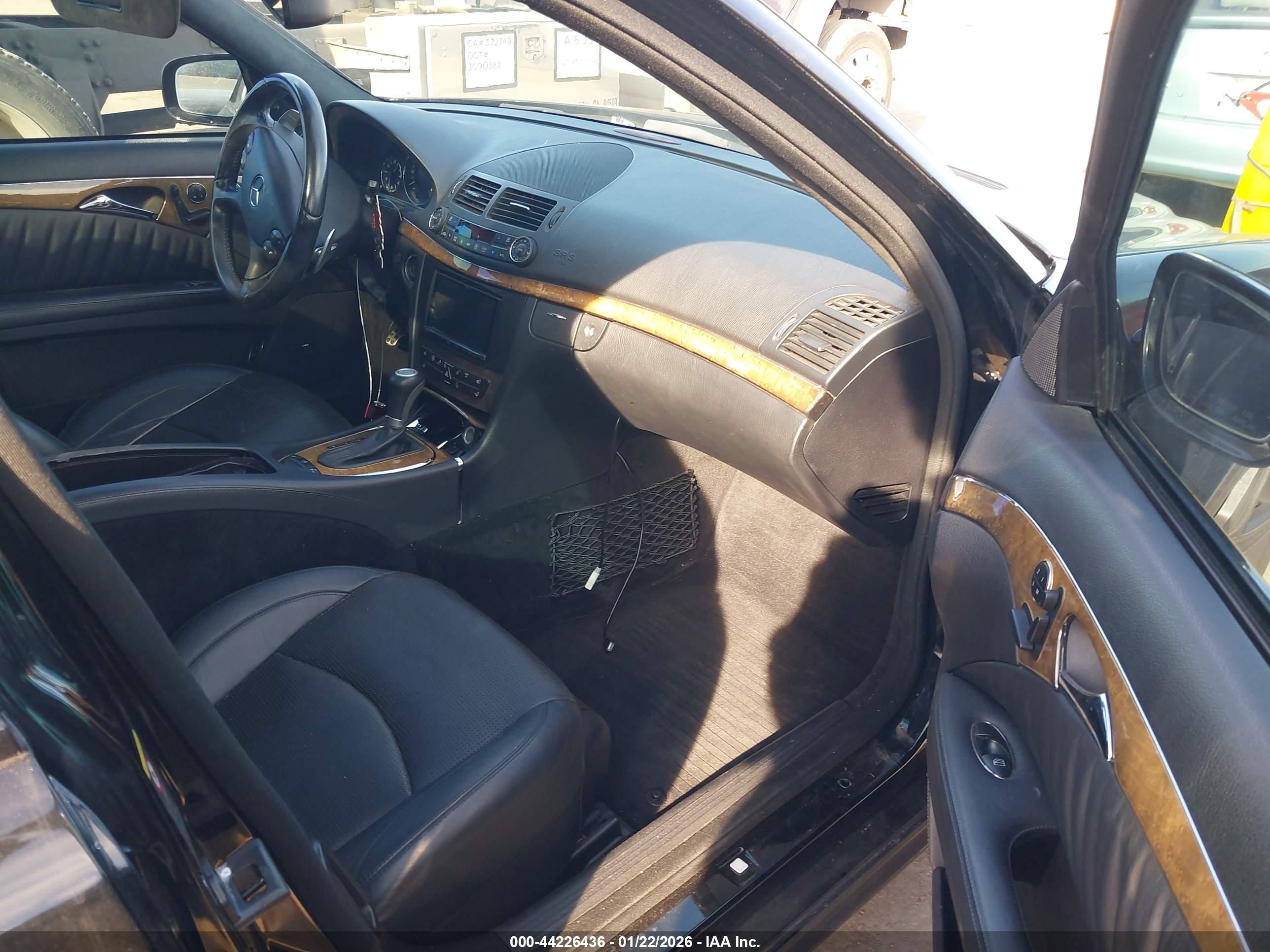 MERCEDES-BENZ E image 5
