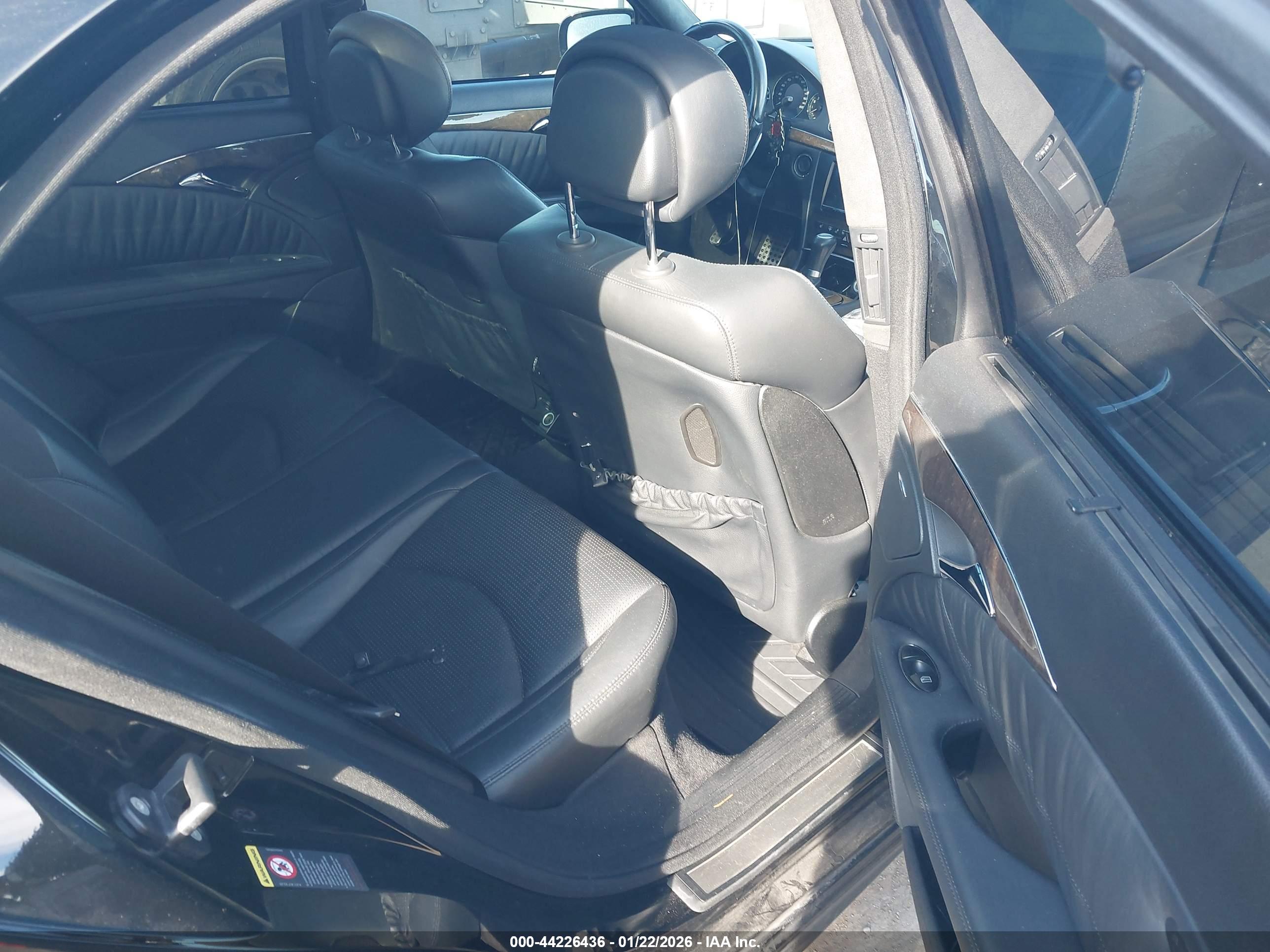 MERCEDES-BENZ E image 8