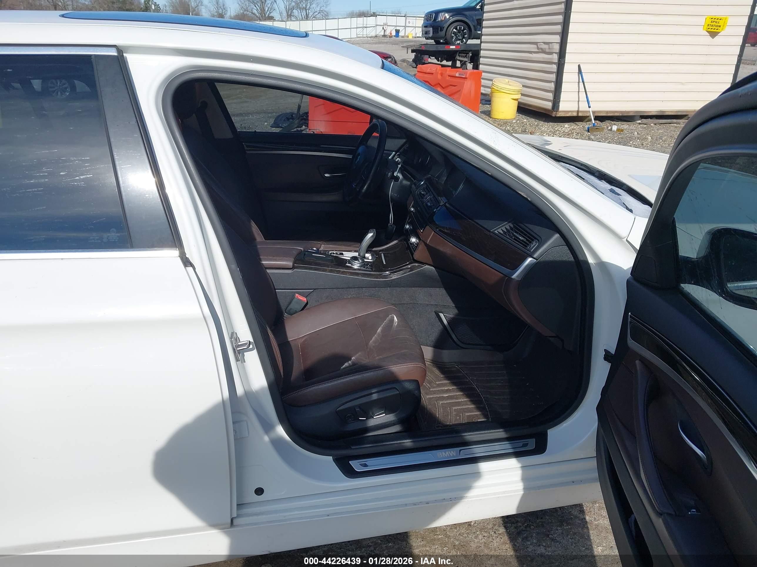 BMW 535I image 5