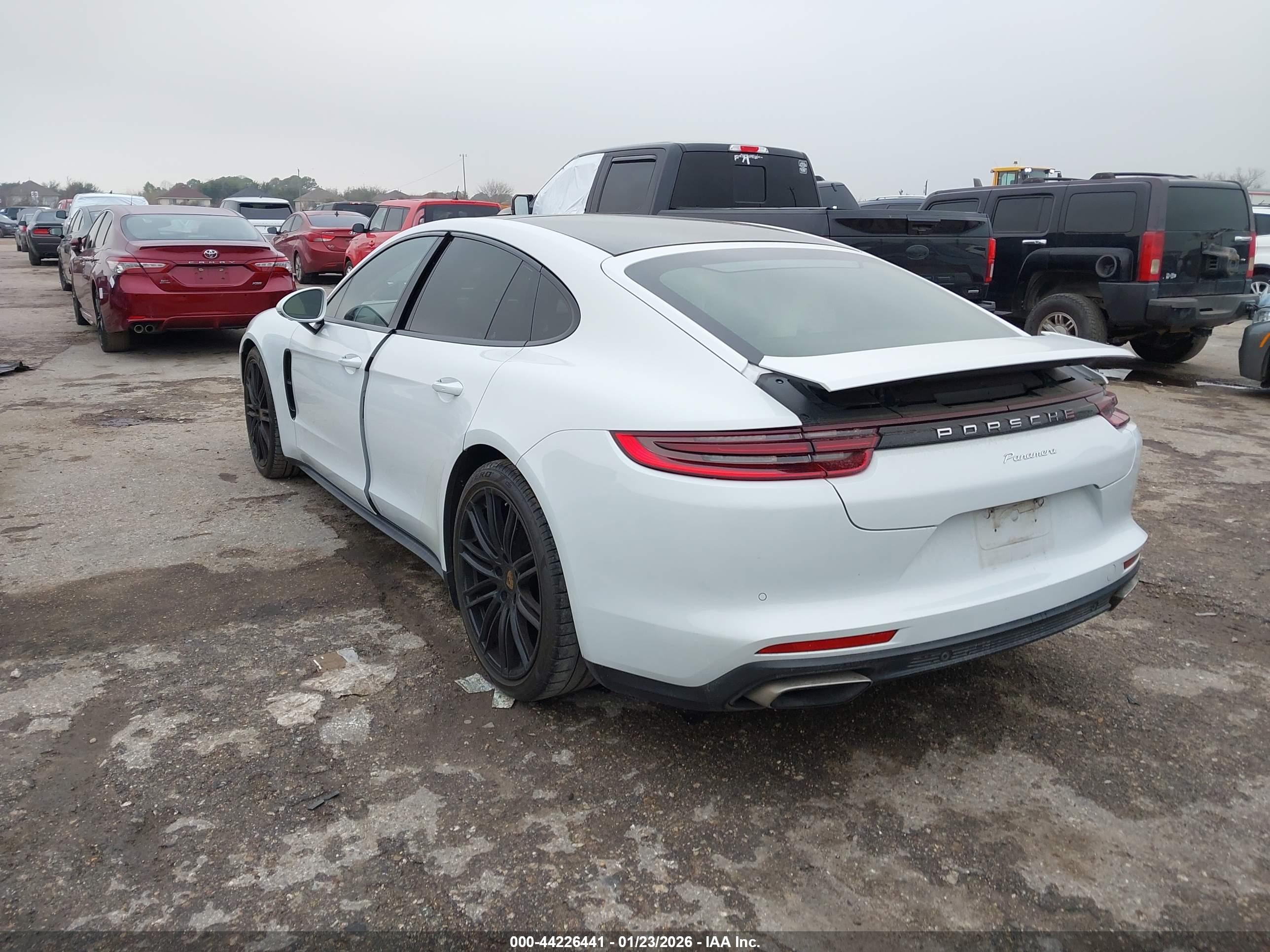 PORSCHE PANAMERA image 3