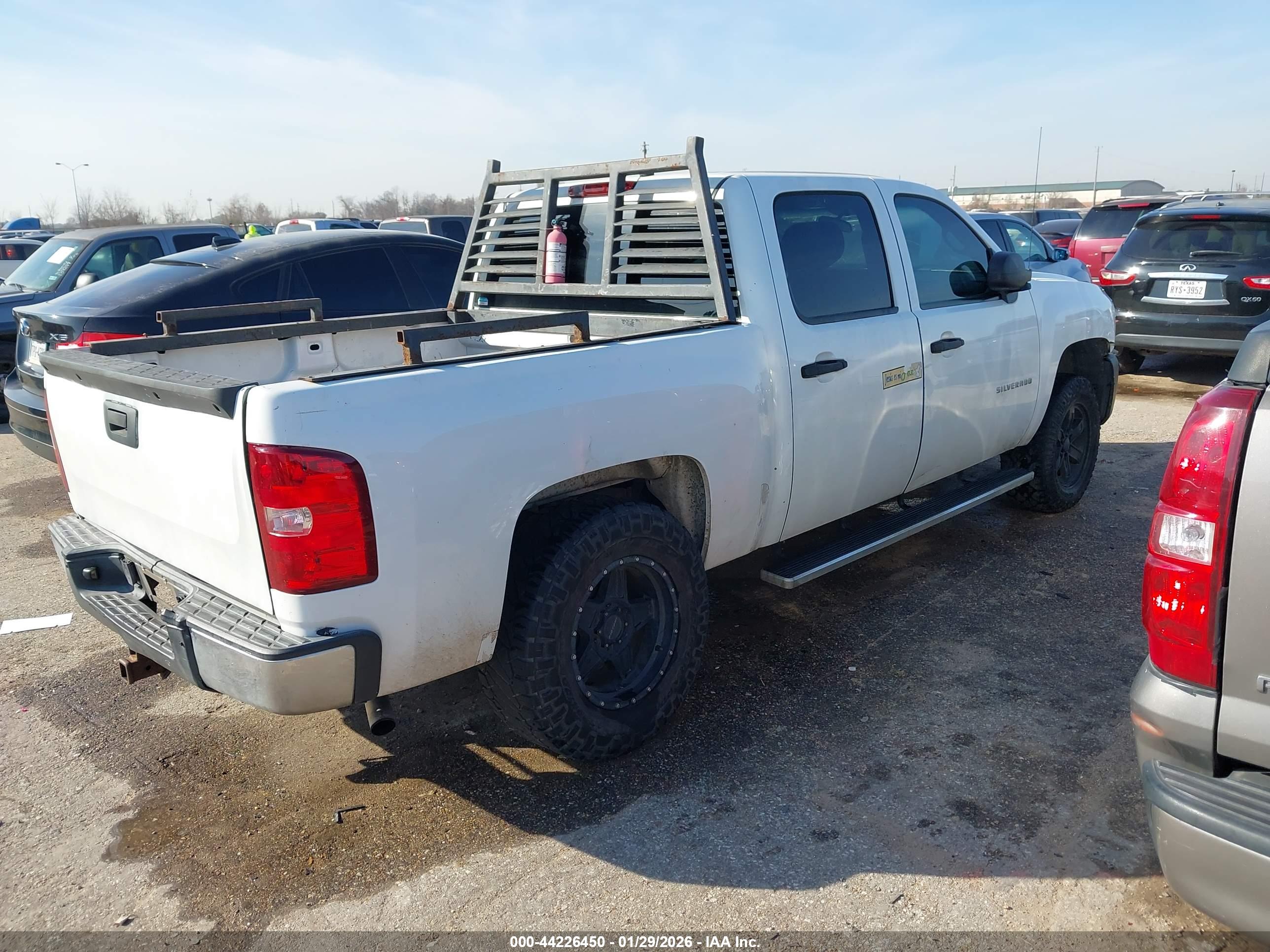 CHEVROLET SILVERADO image 4