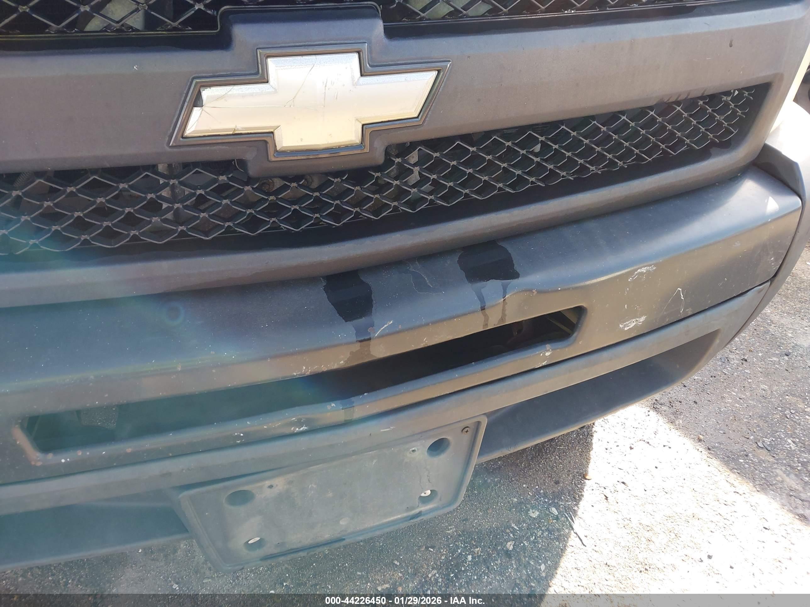 CHEVROLET SILVERADO image 6