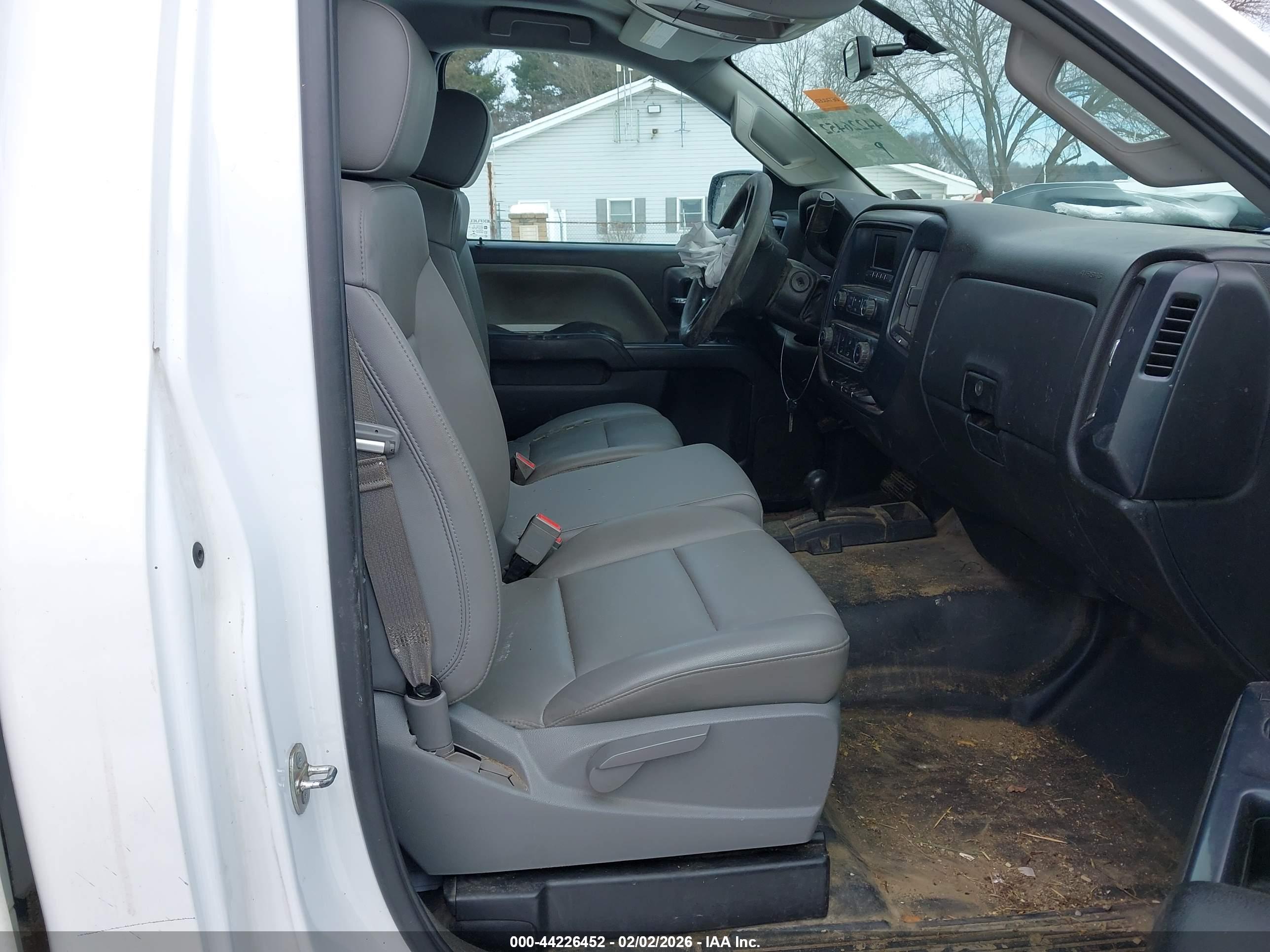 CHEVROLET SILVERADO image 5