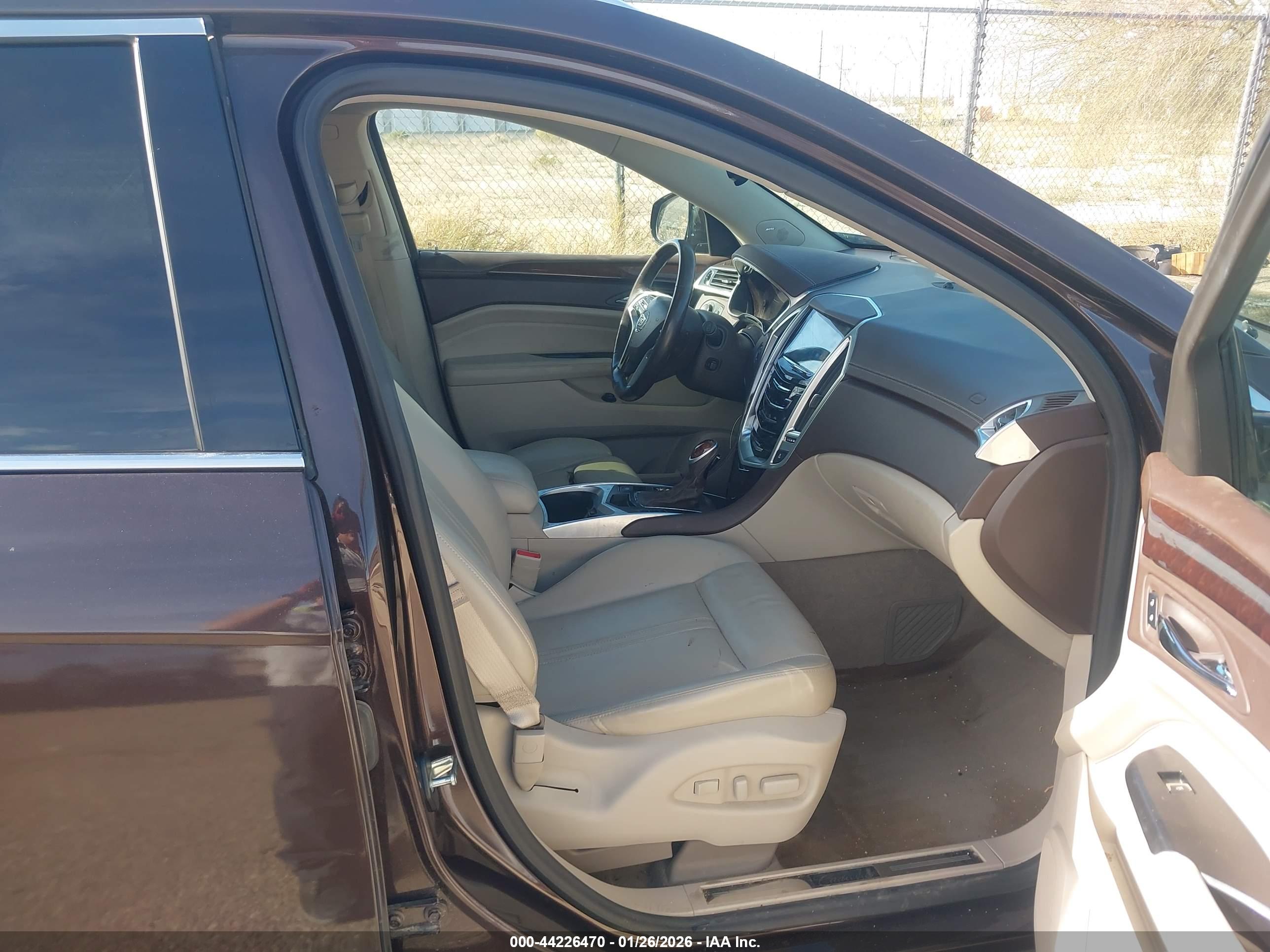 CADILLAC SRX image 5