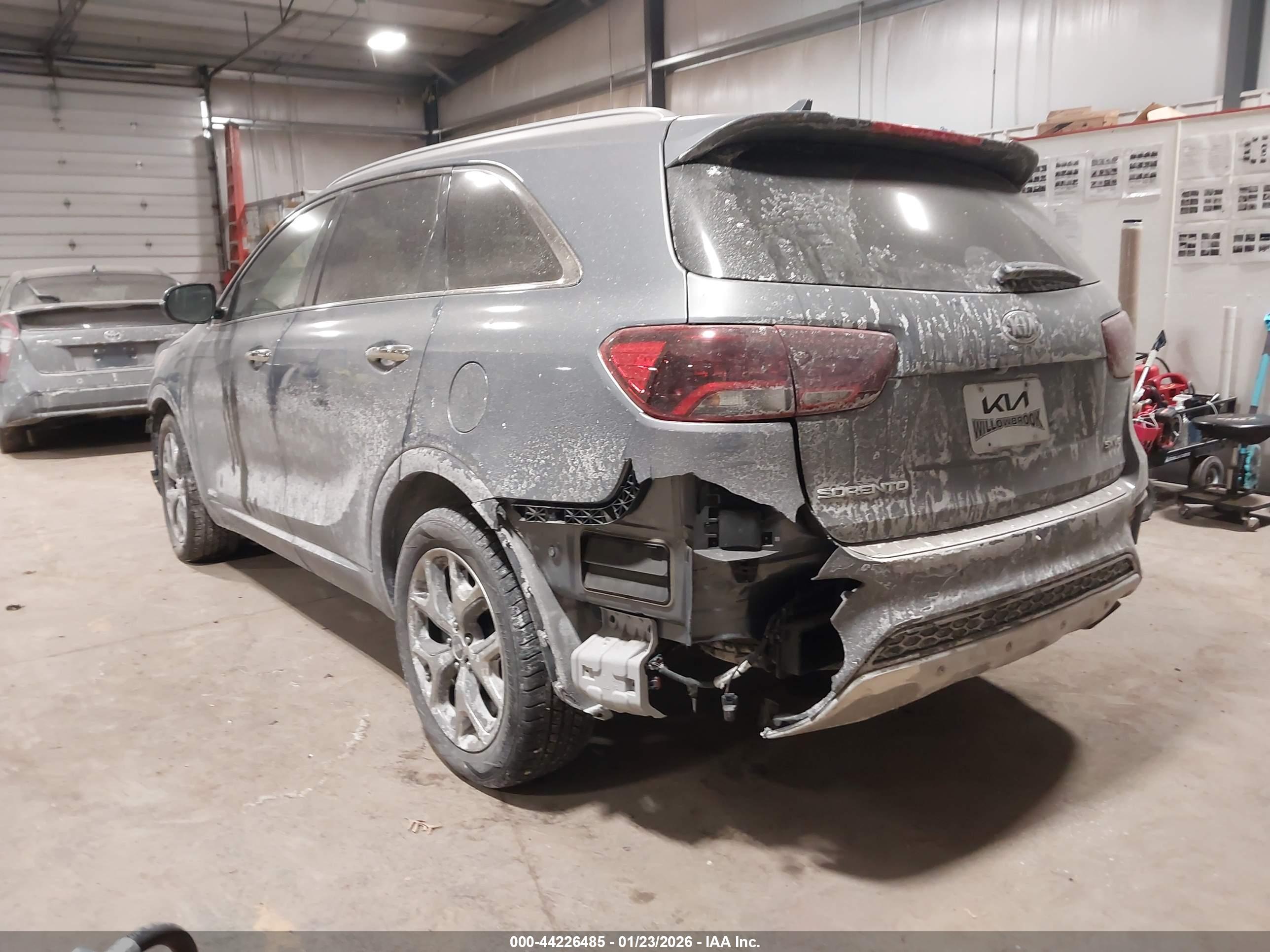 KIA SORENTO image 3