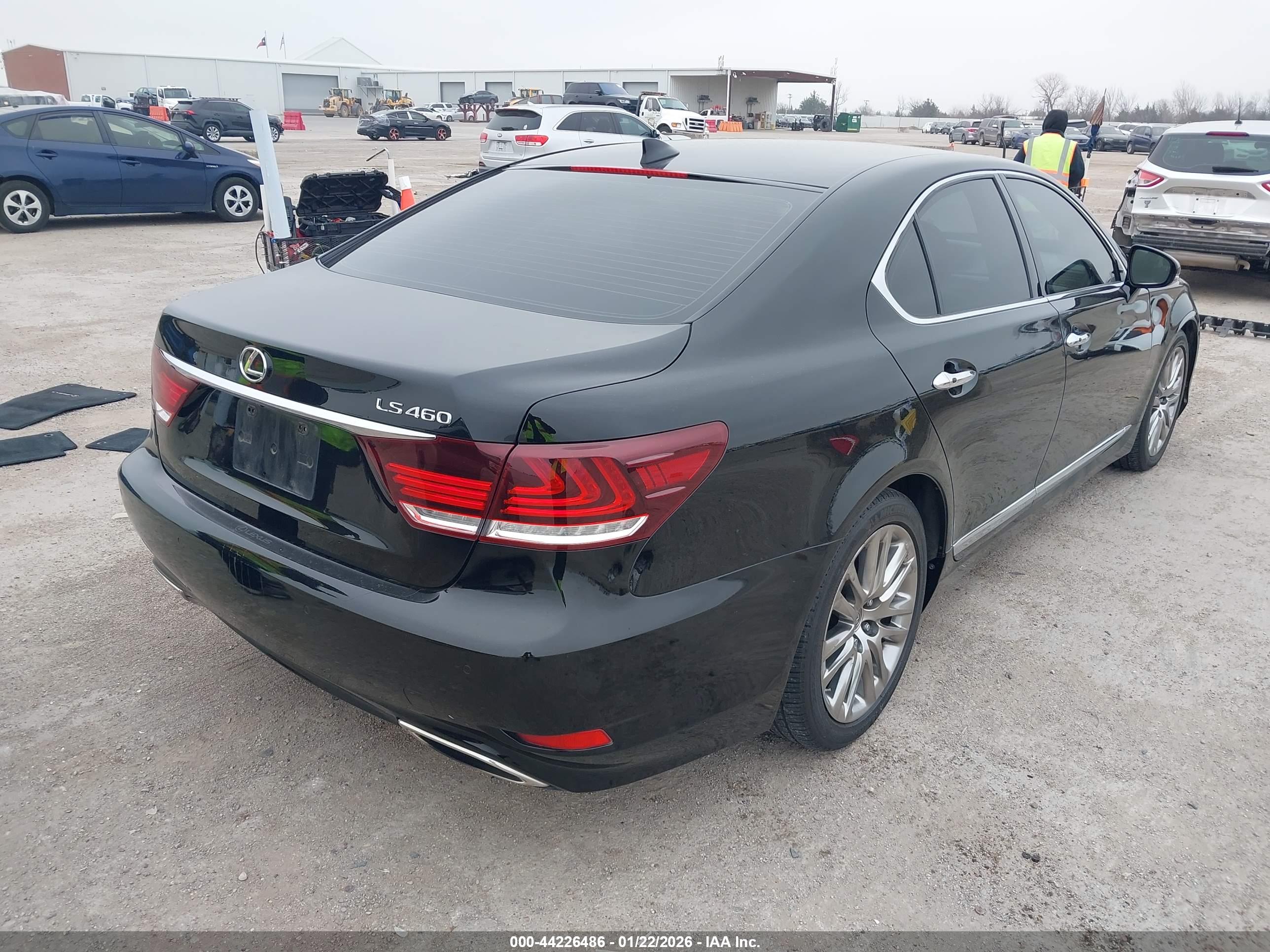 LEXUS LS image 4