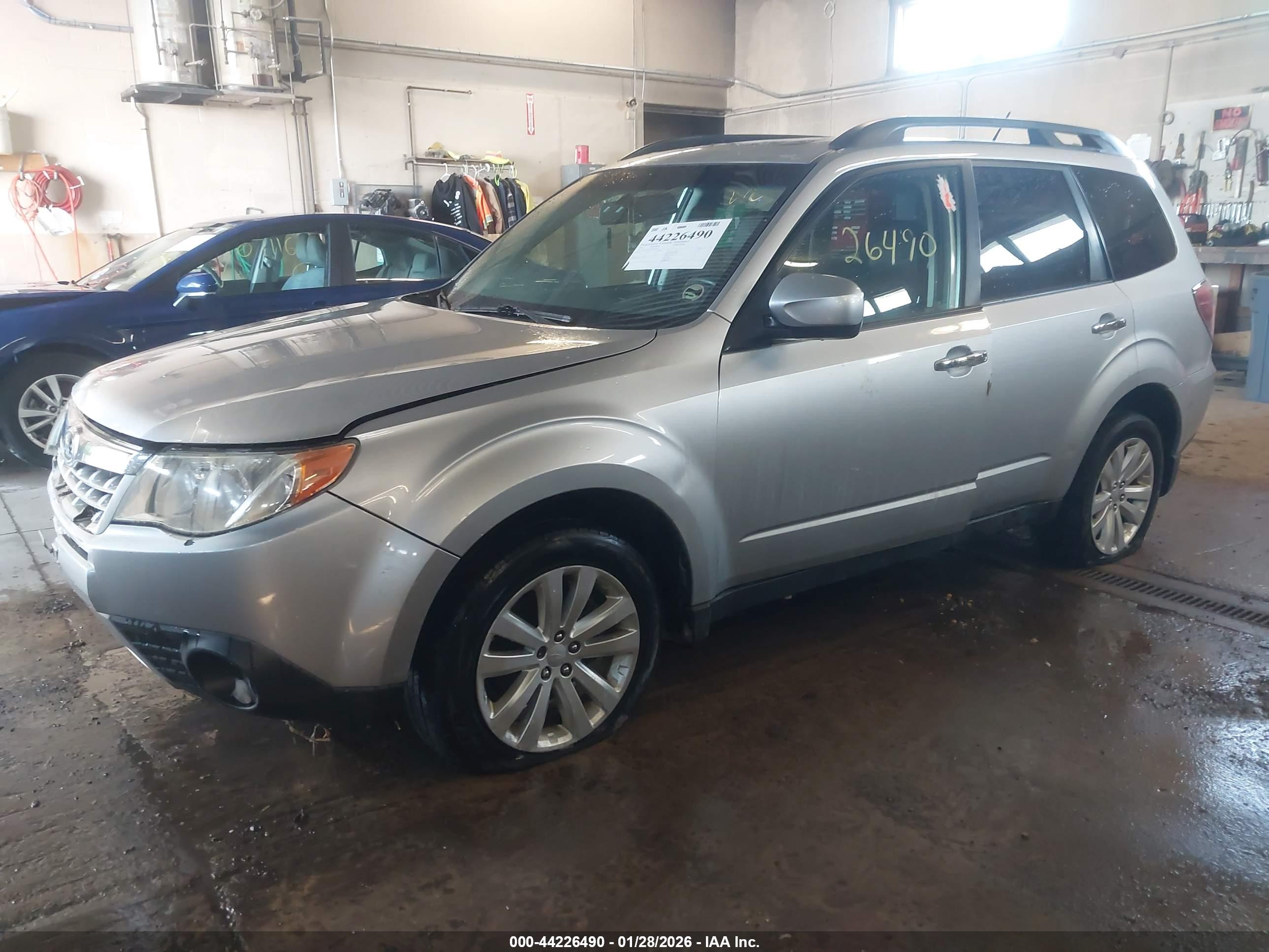 SUBARU FORESTER image 2