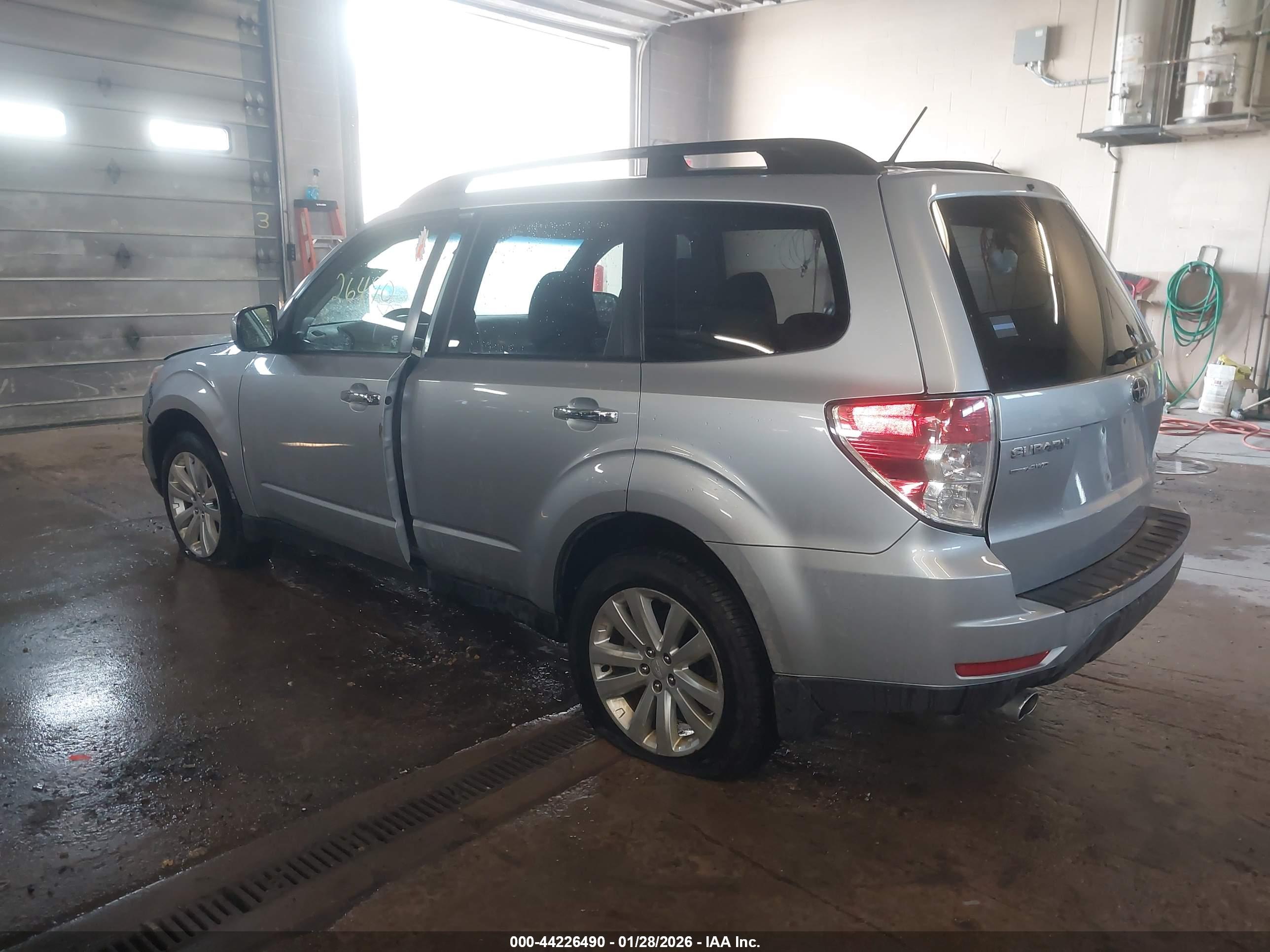 SUBARU FORESTER image 3