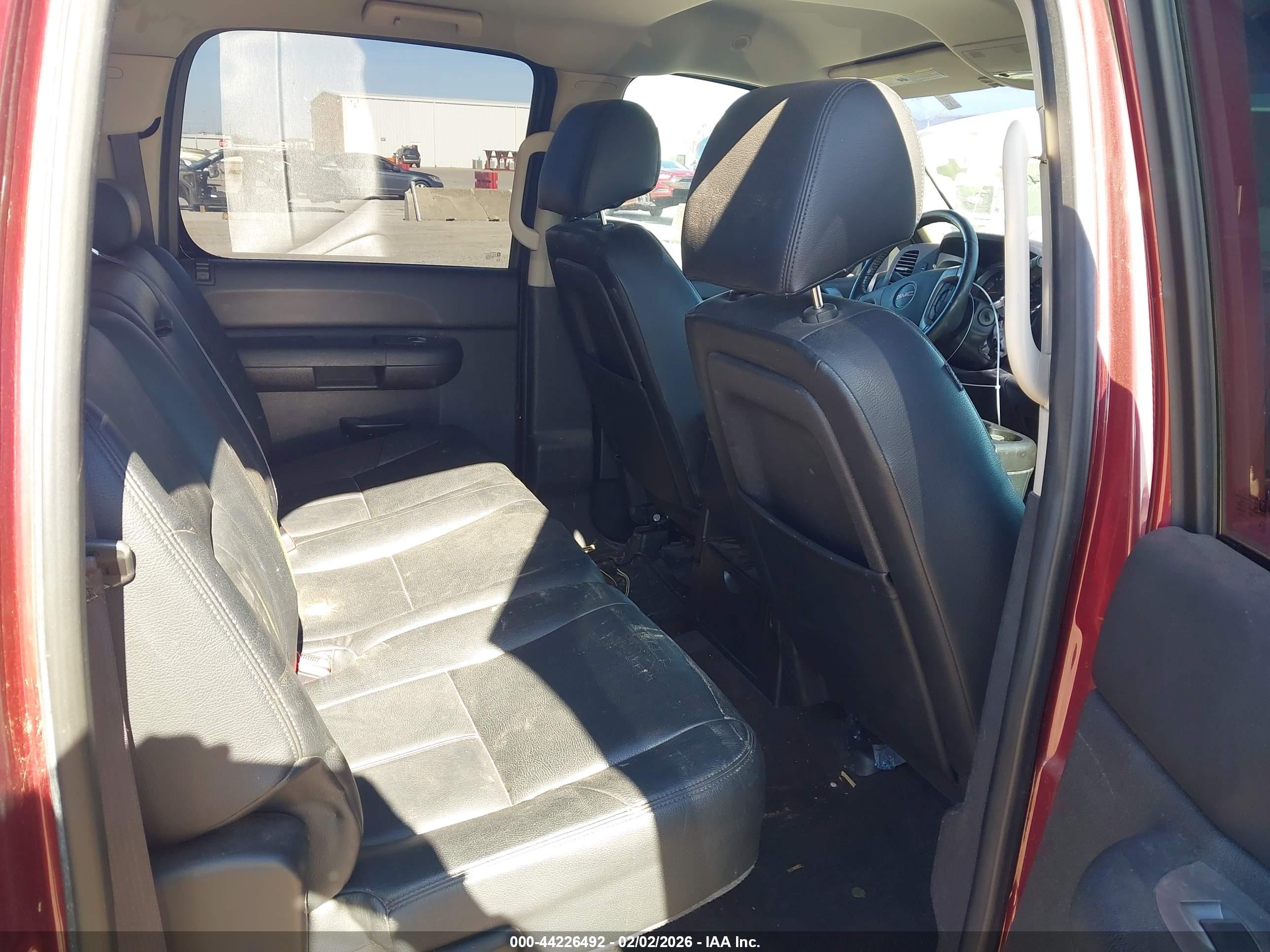 GMC SIERRA image 8