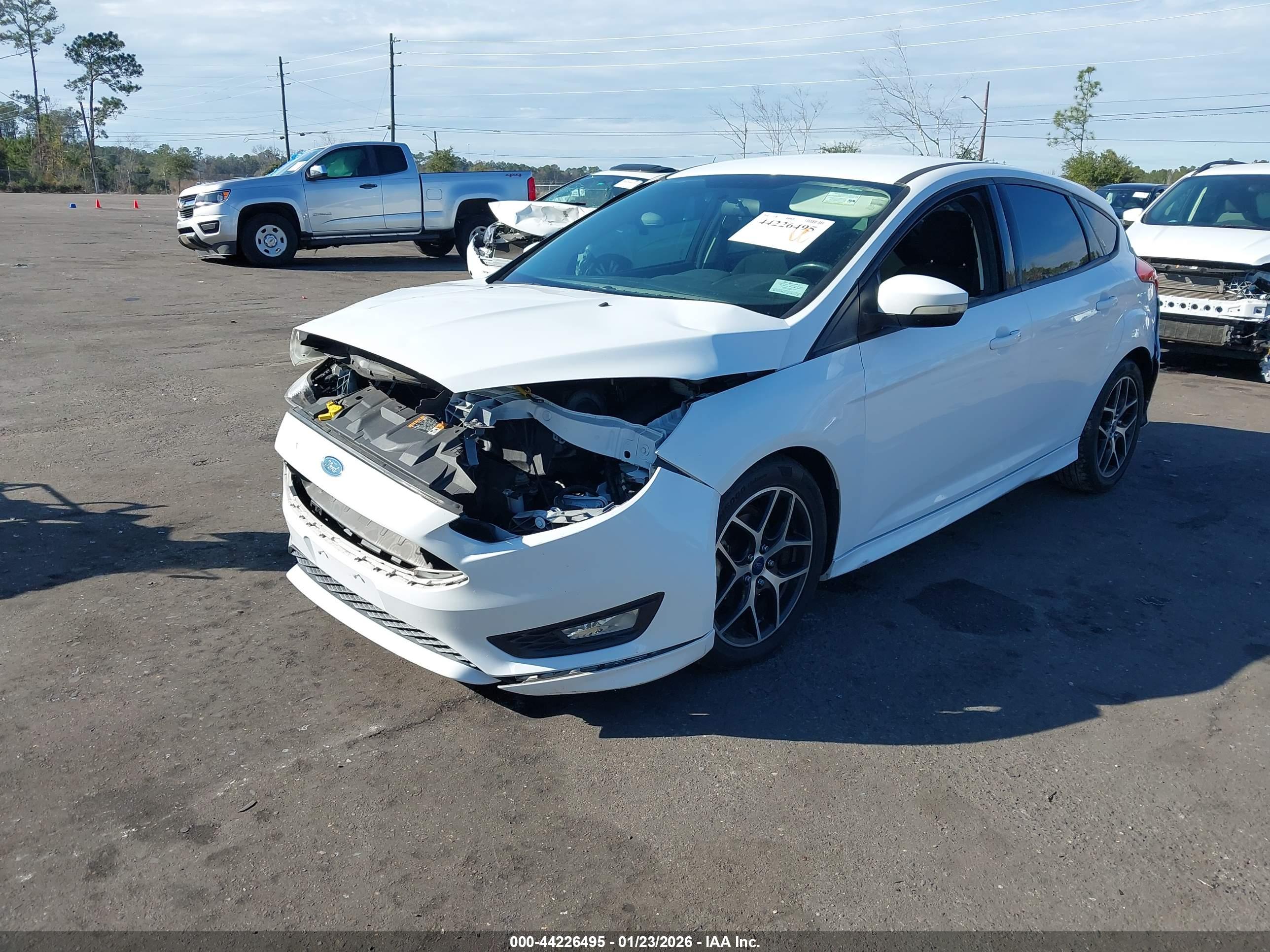 FORD FOCUS image 2