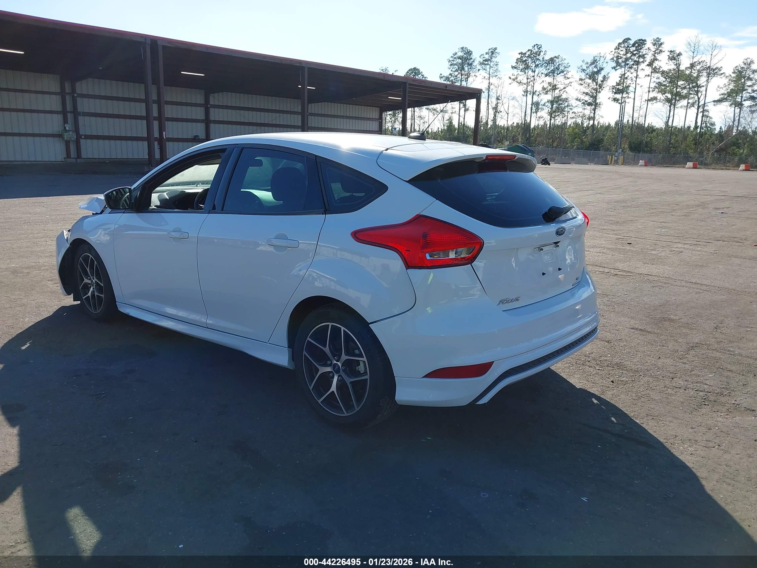 FORD FOCUS image 3