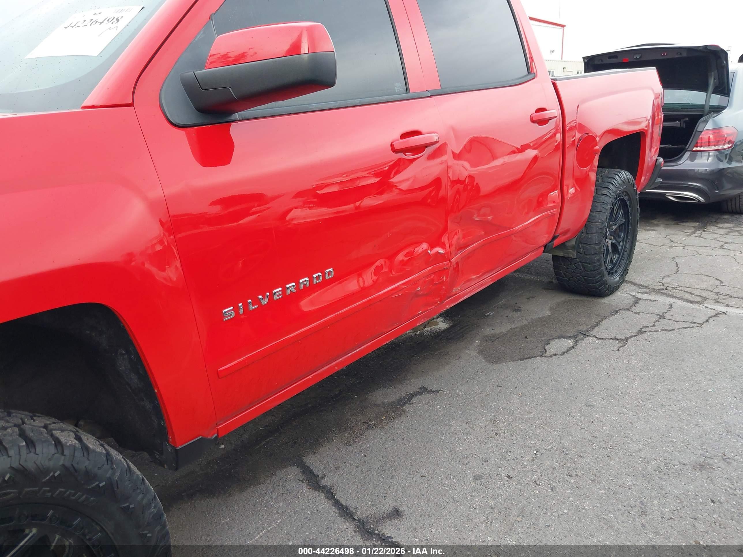 CHEVROLET SILVERADO image 6