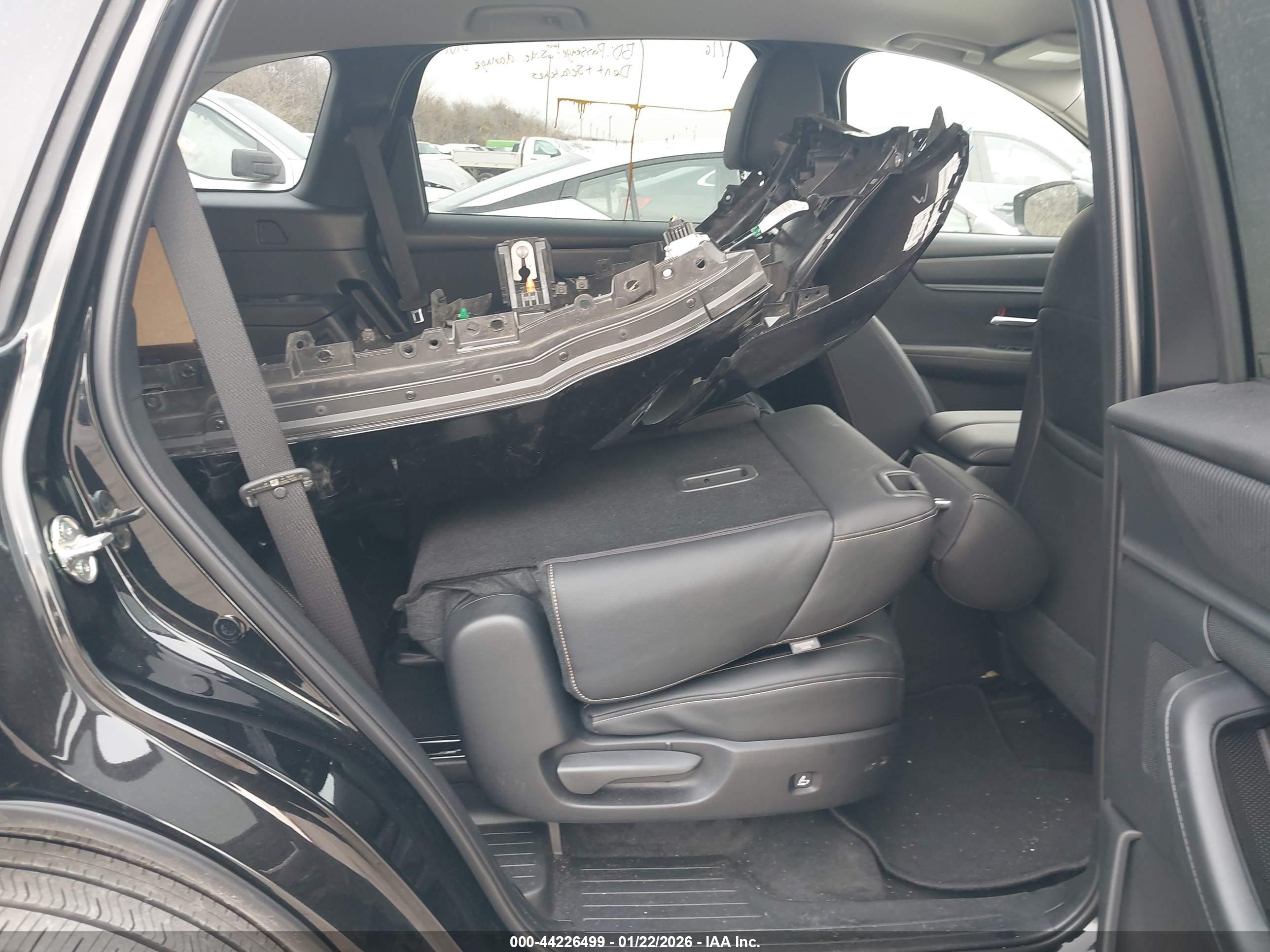 MAZDA CX-90 image 8