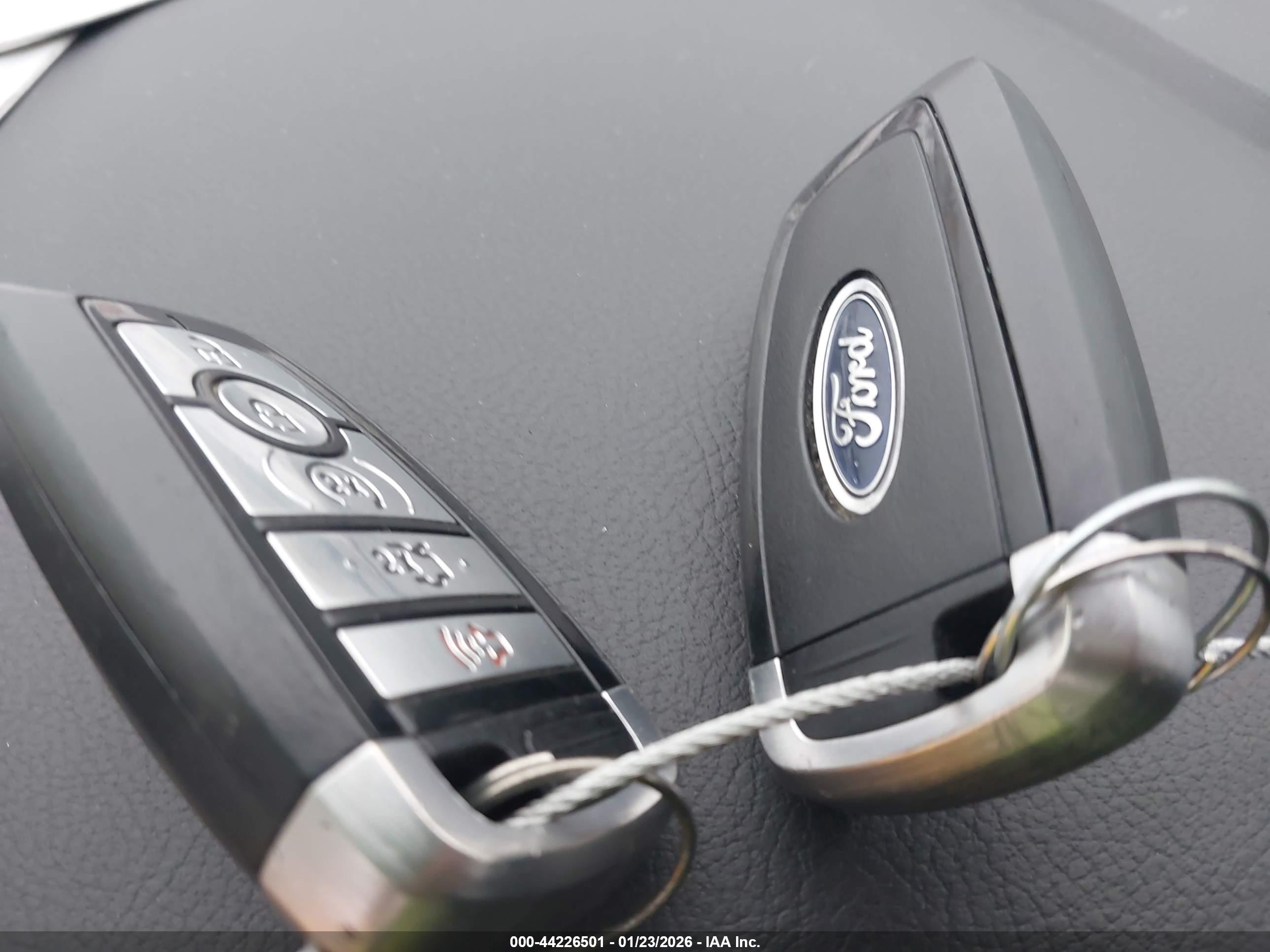 FORD FUSION image 11