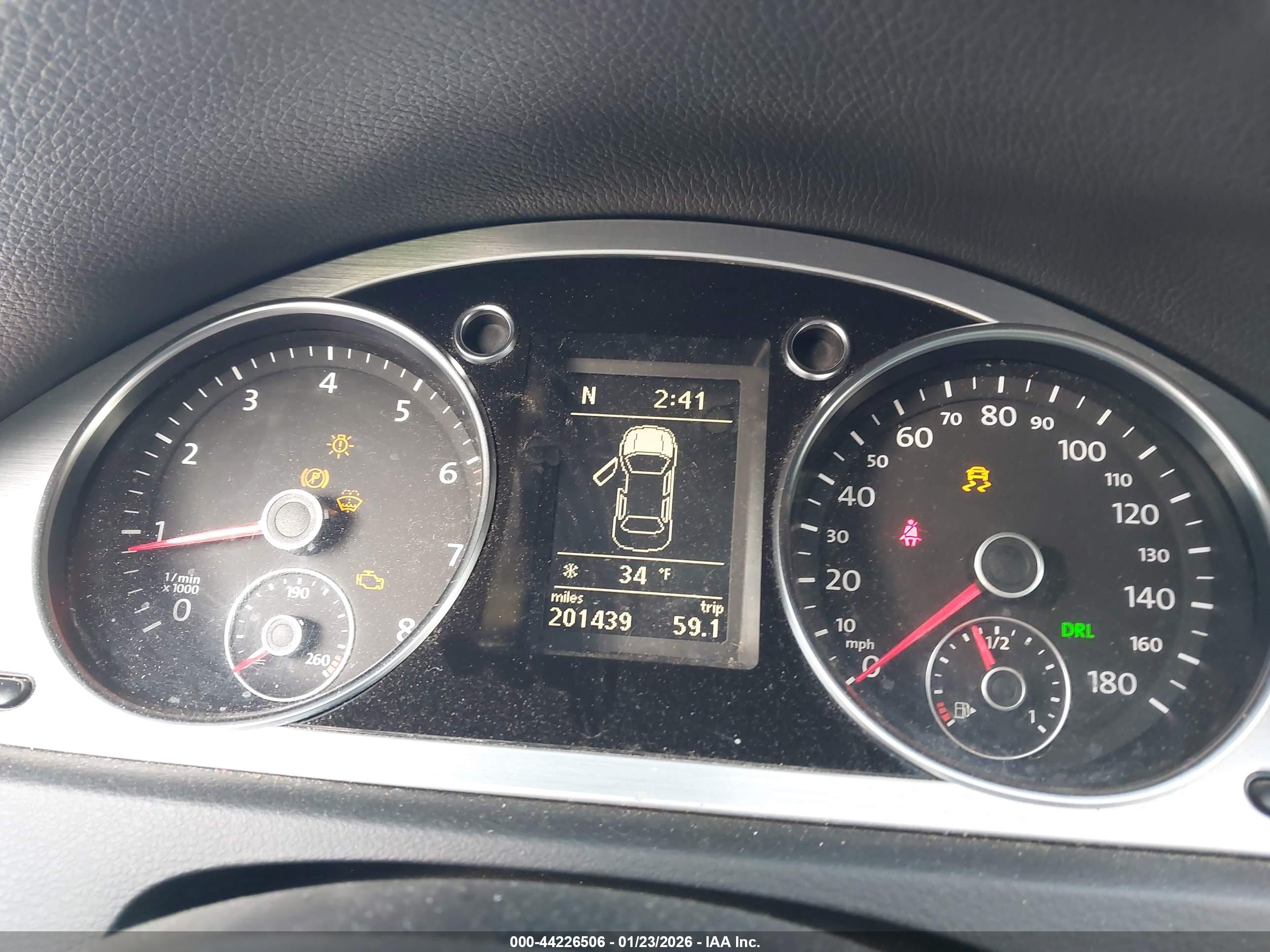 VOLKSWAGEN CC image 7