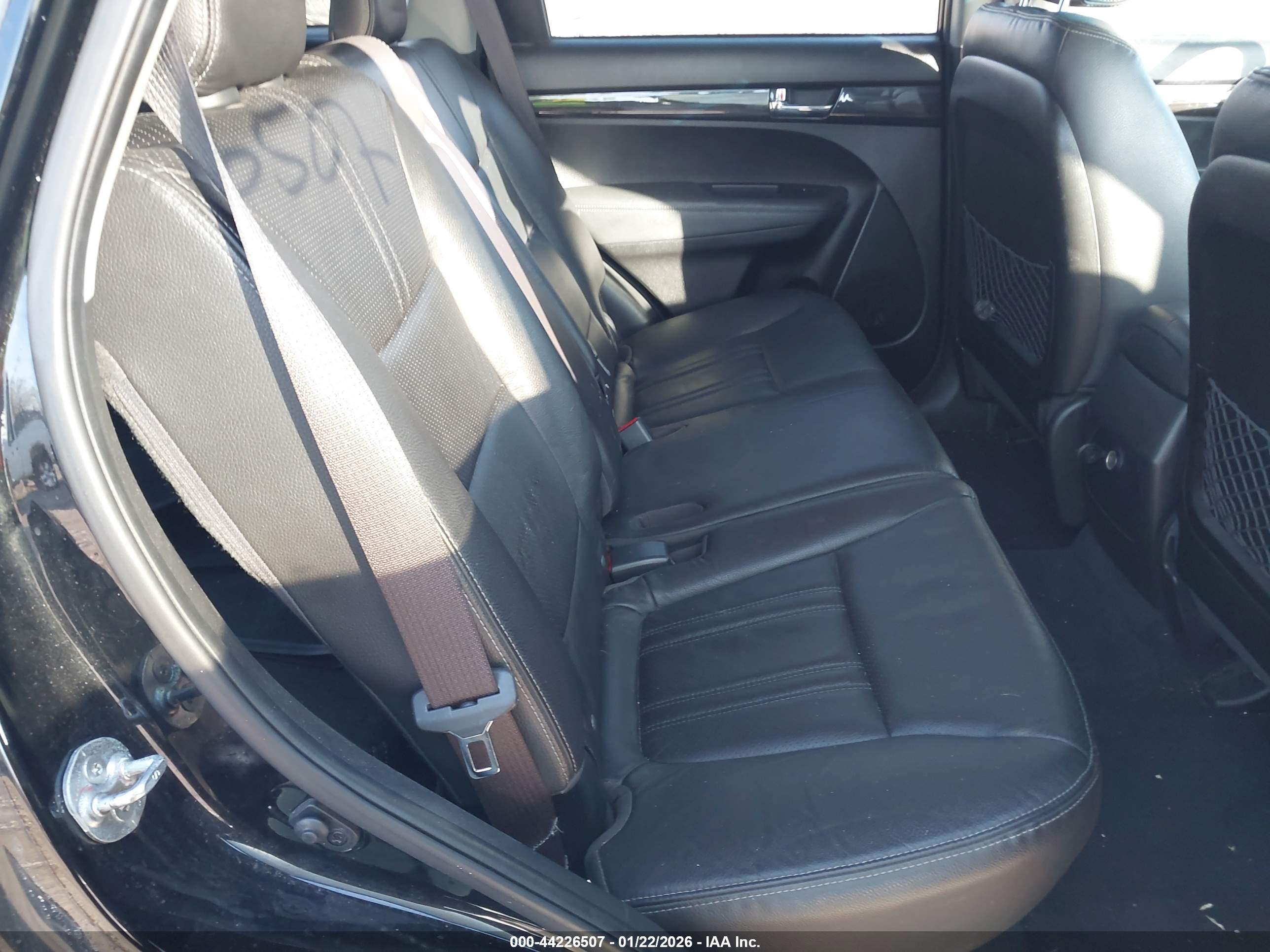 KIA SORENTO image 8