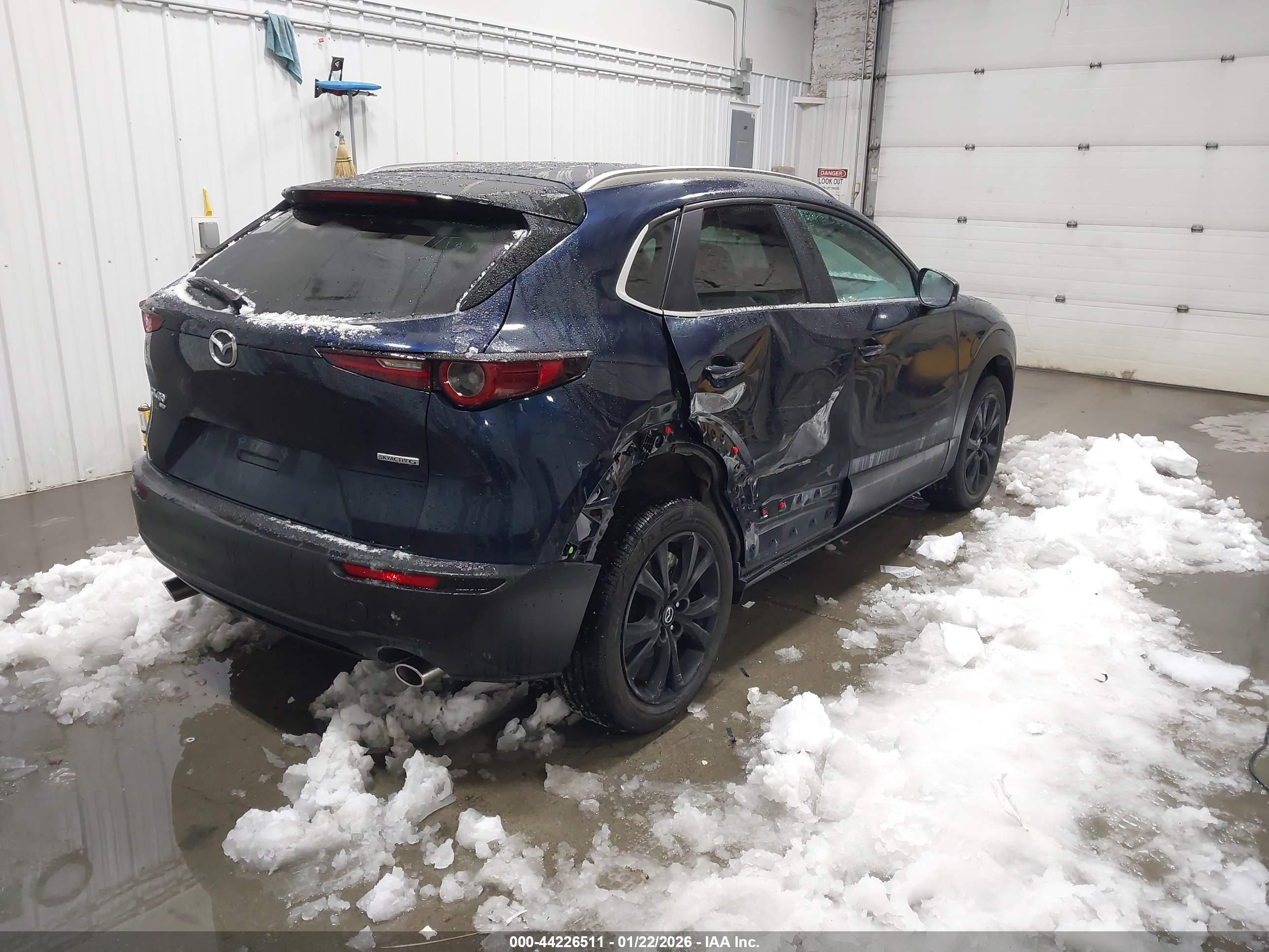MAZDA CX-30 image 4
