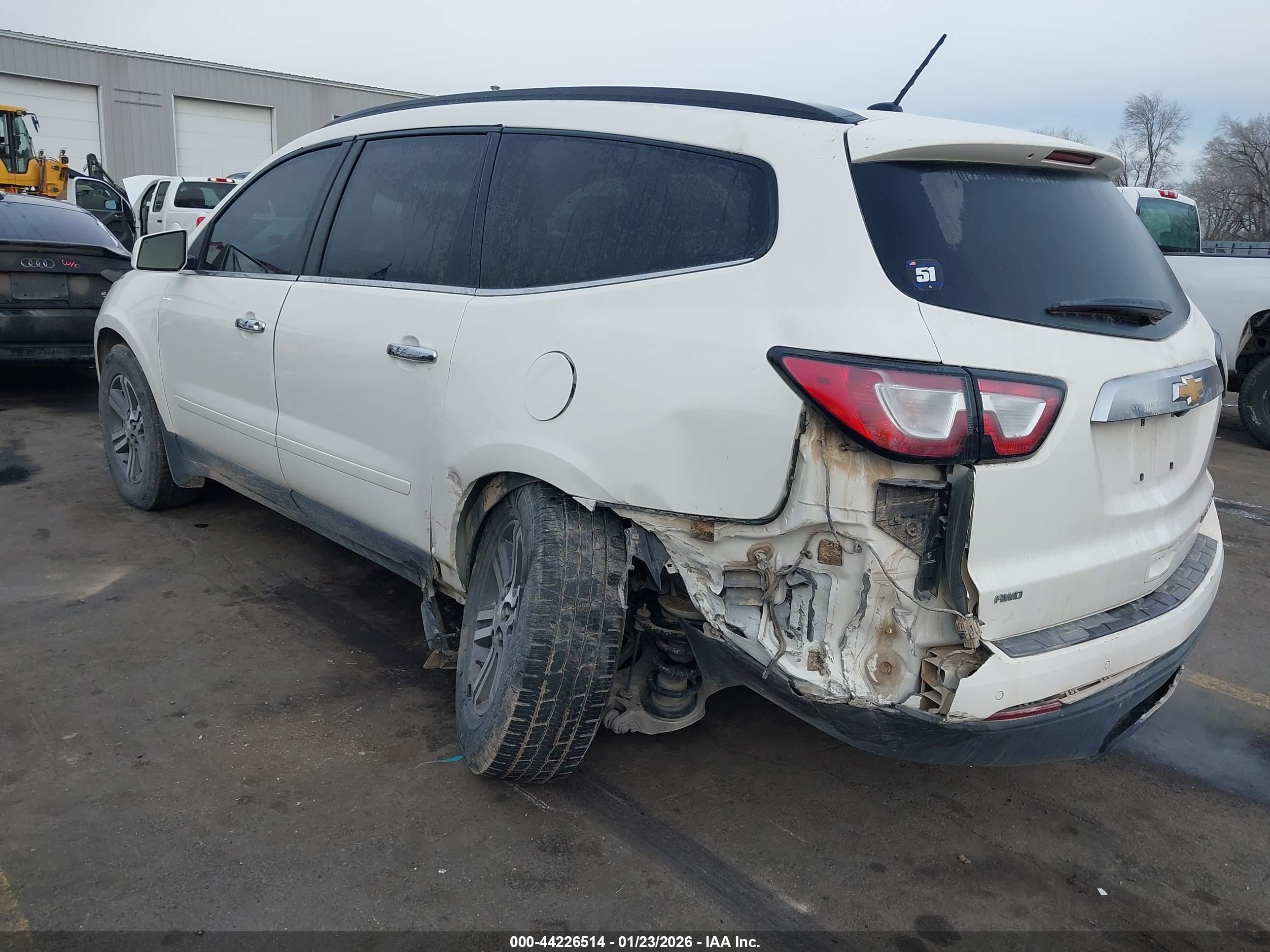 CHEVROLET TRAVERSE image 3
