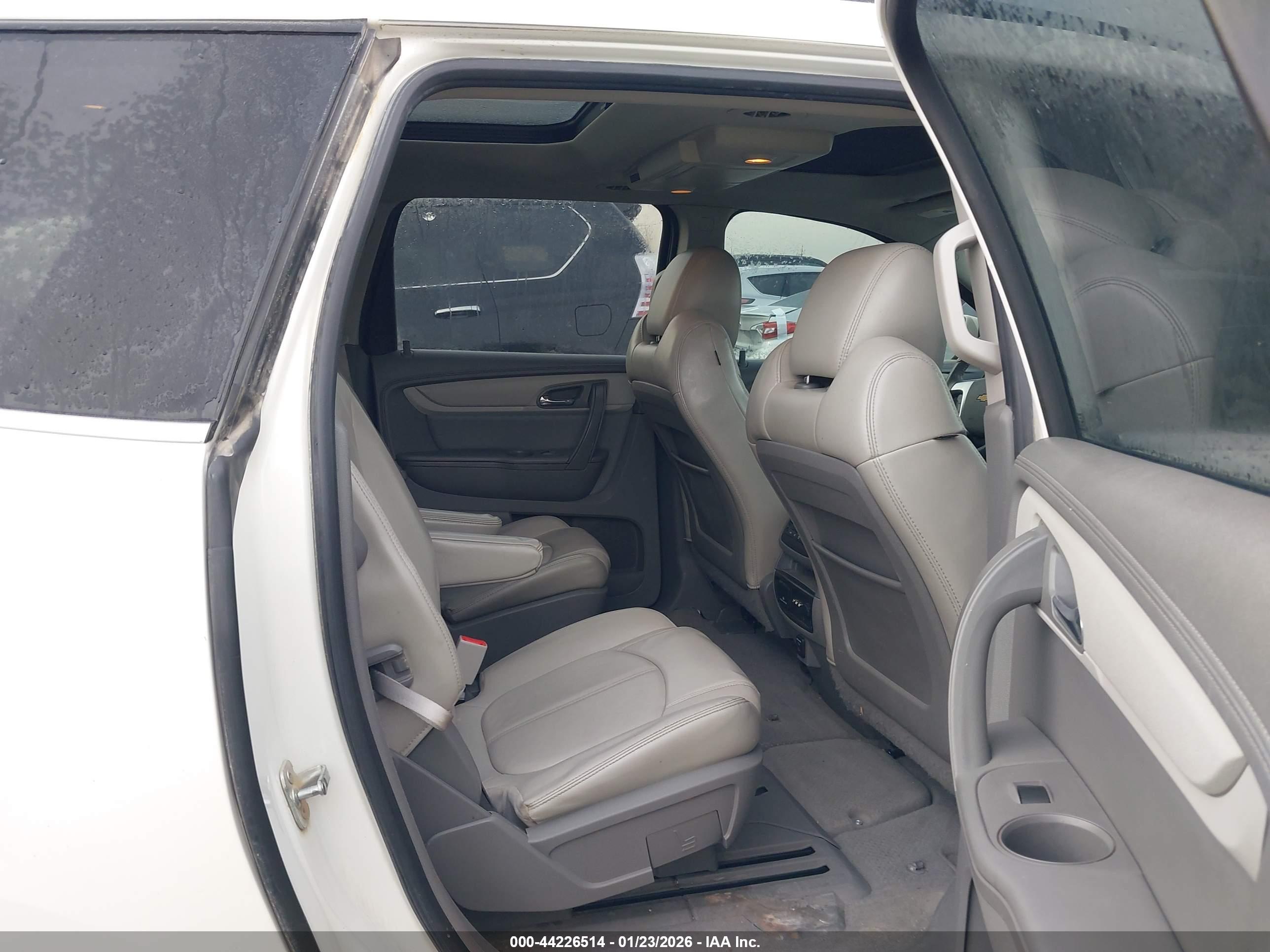 CHEVROLET TRAVERSE image 8