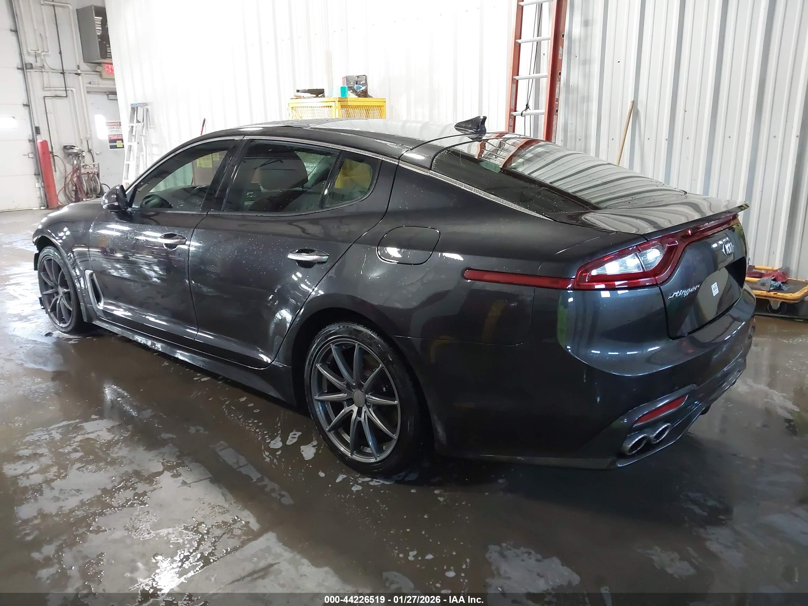 KIA STINGER image 3