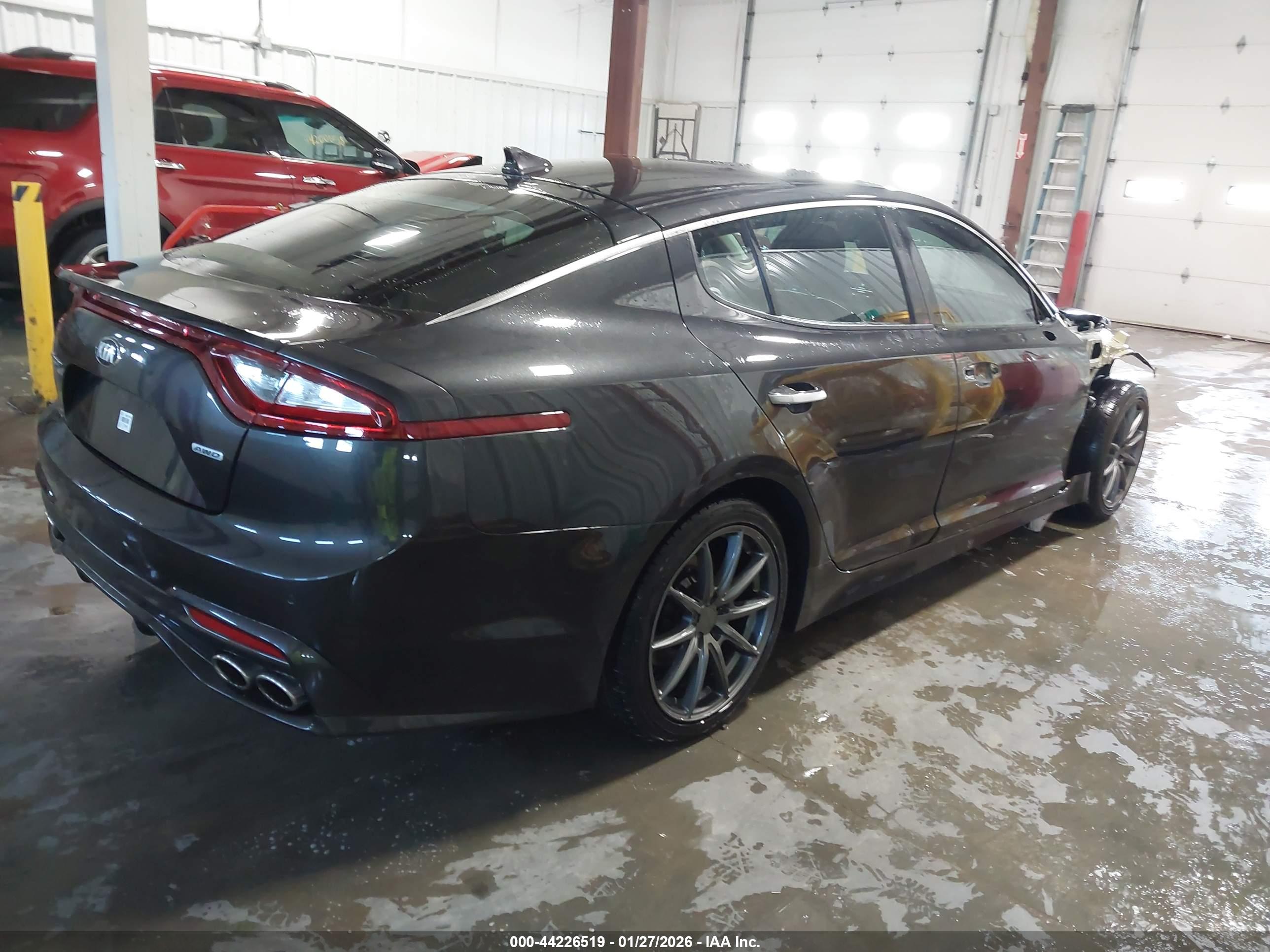 KIA STINGER image 4