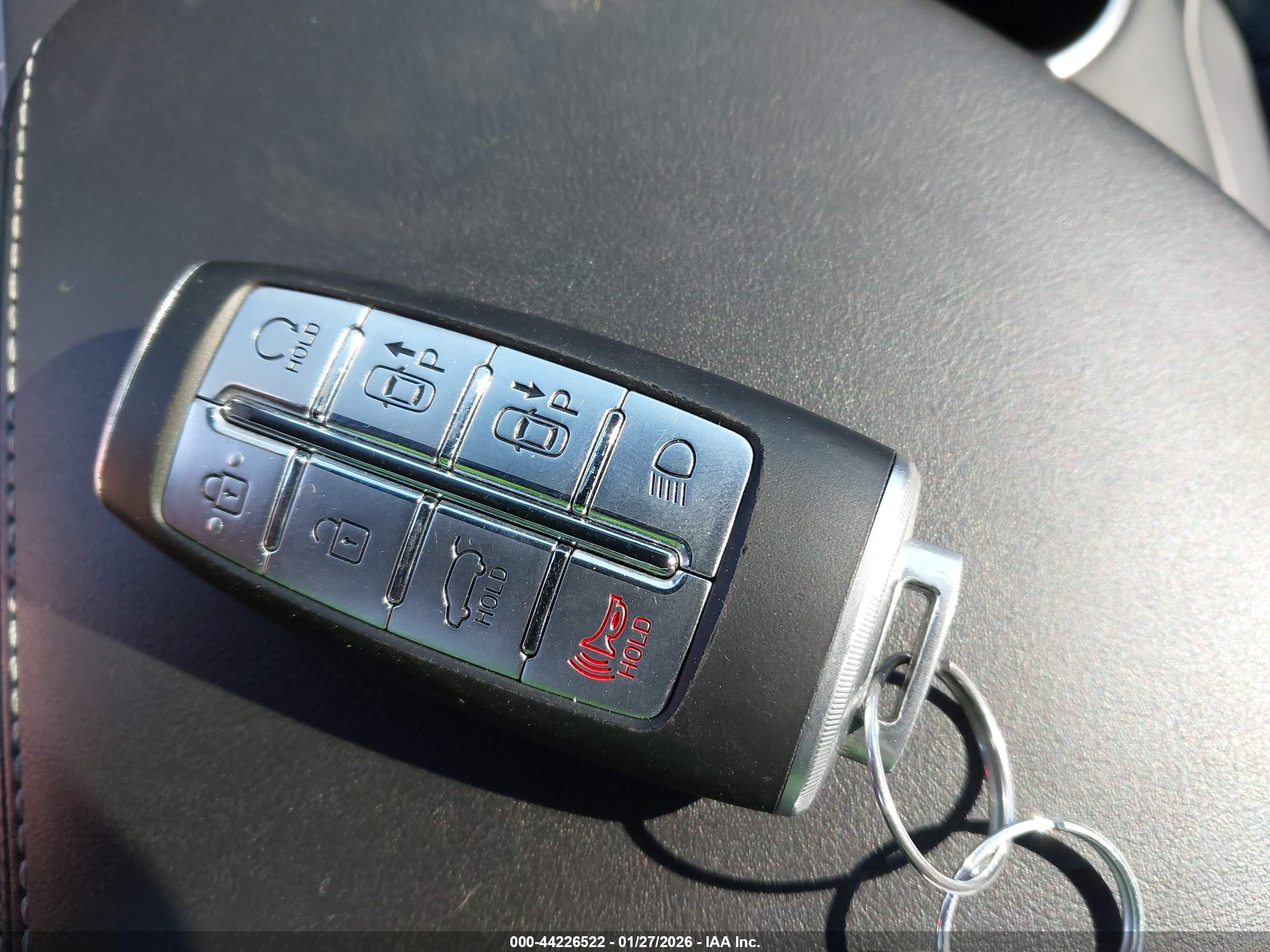 GENESIS GV70 image 11