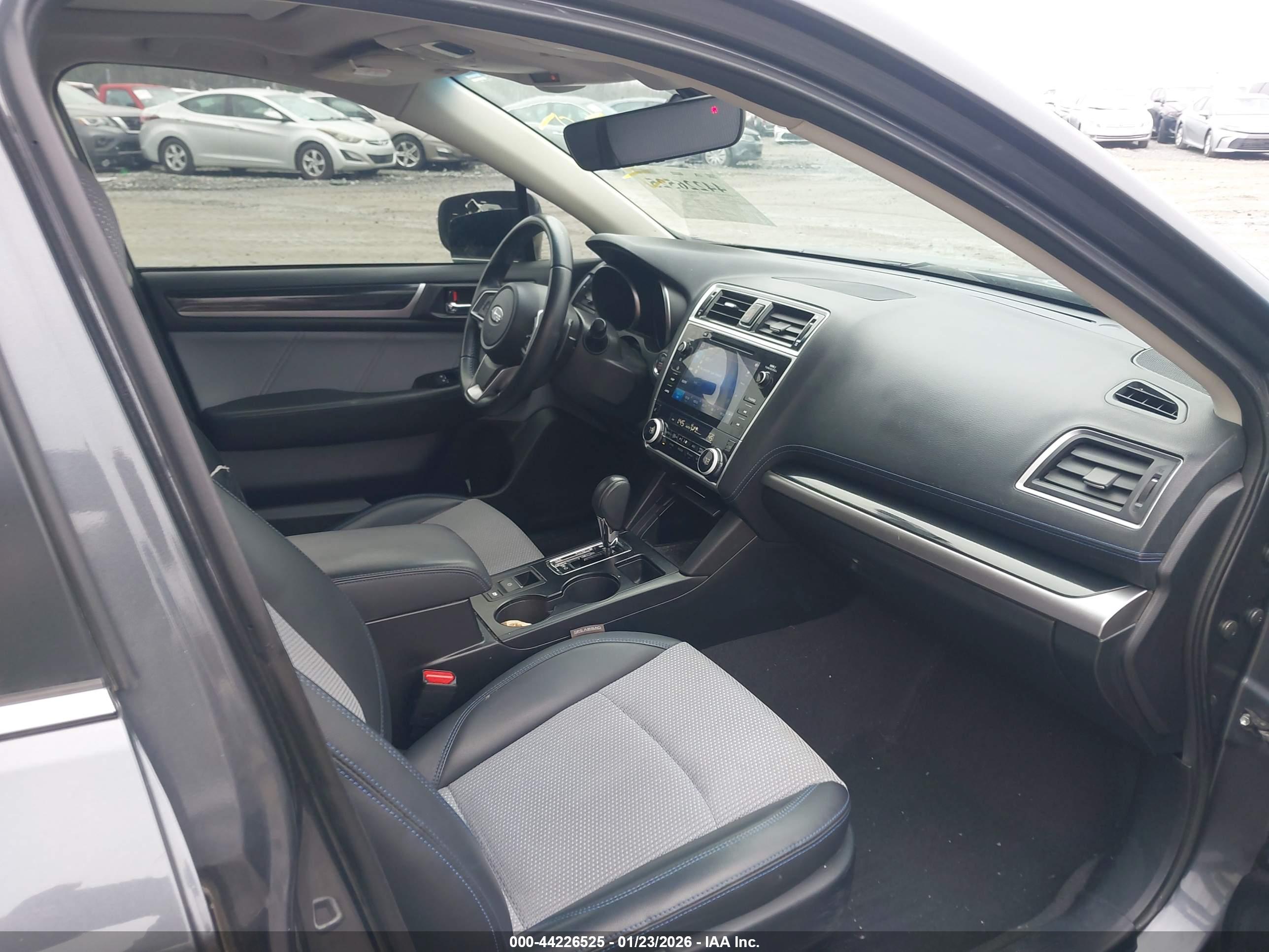 SUBARU LEGACY image 5