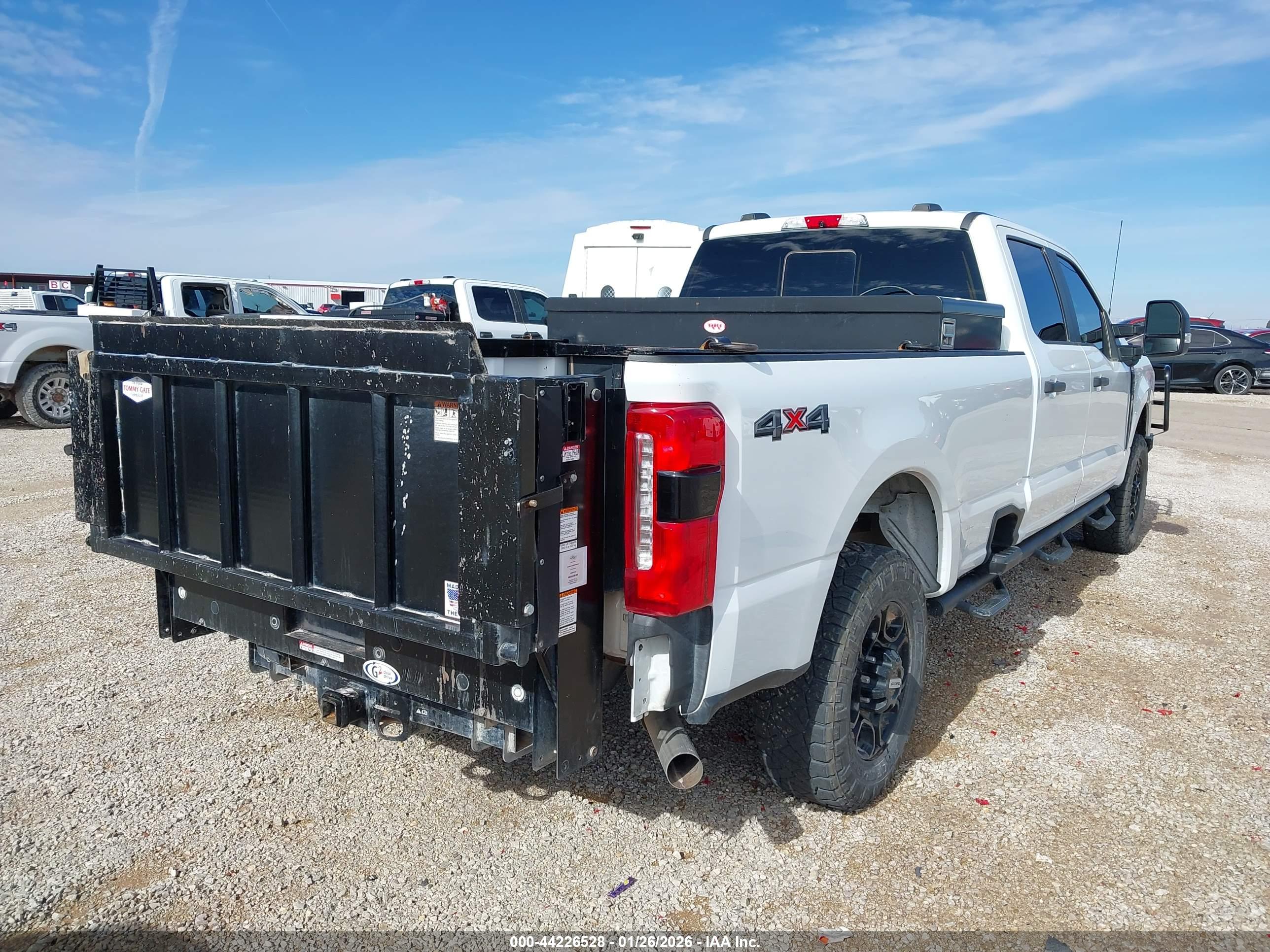 FORD F-250 image 4
