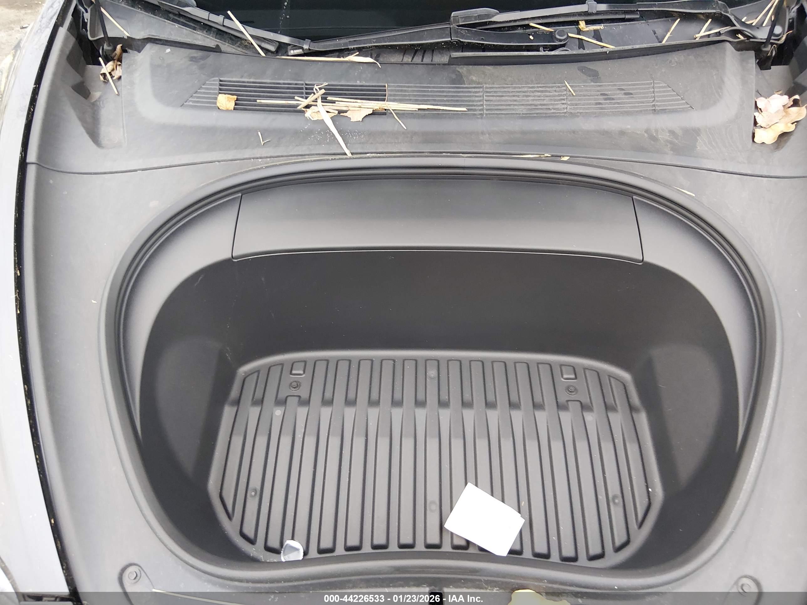 TESLA MODEL image 10