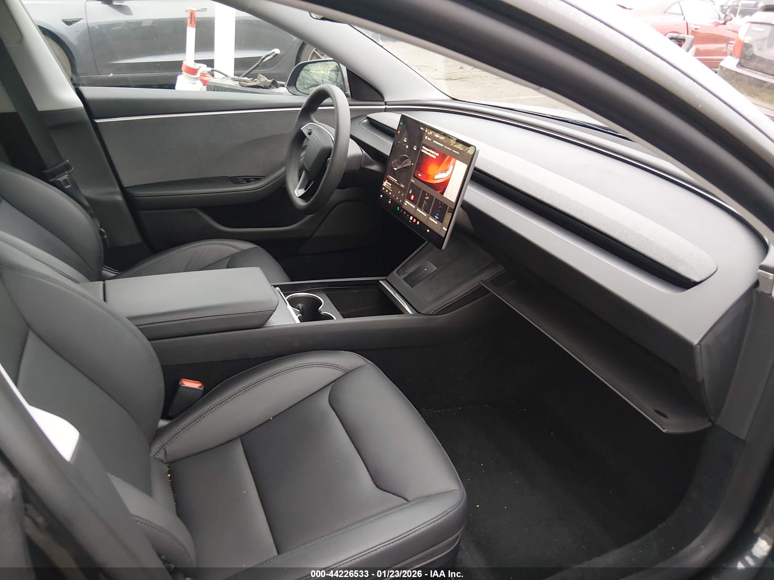 TESLA MODEL image 5