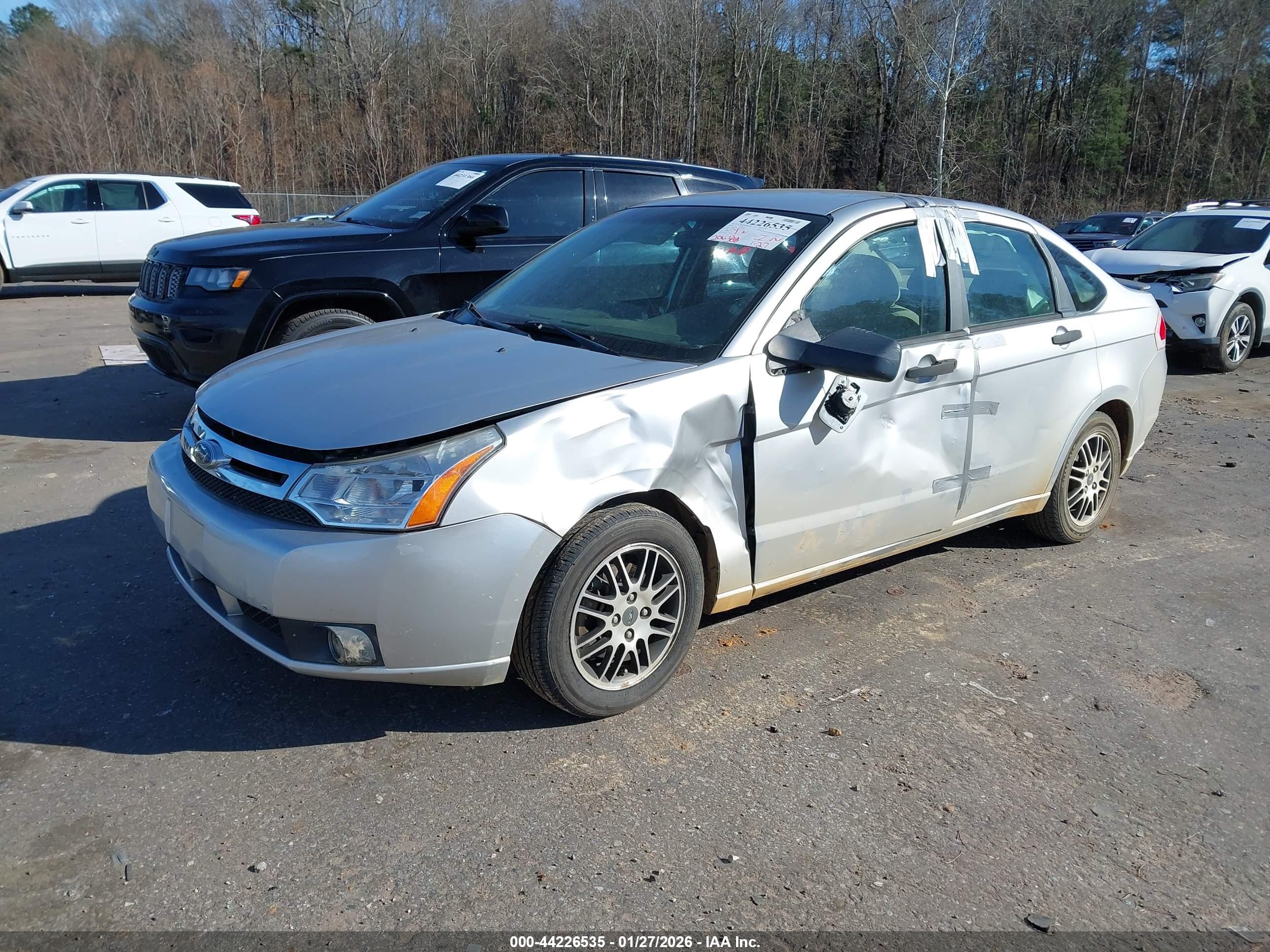 FORD FOCUS image 2