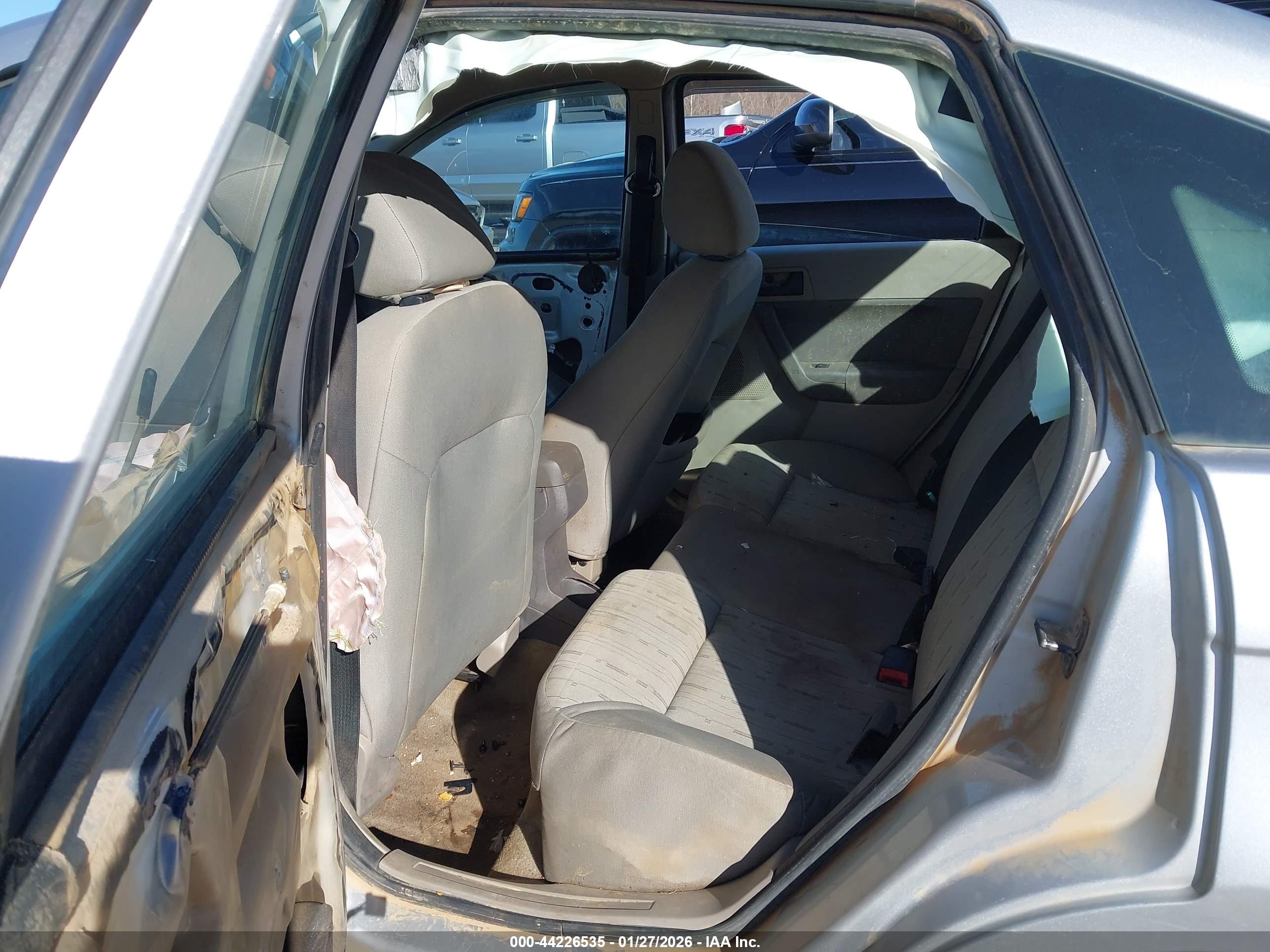 FORD FOCUS image 8