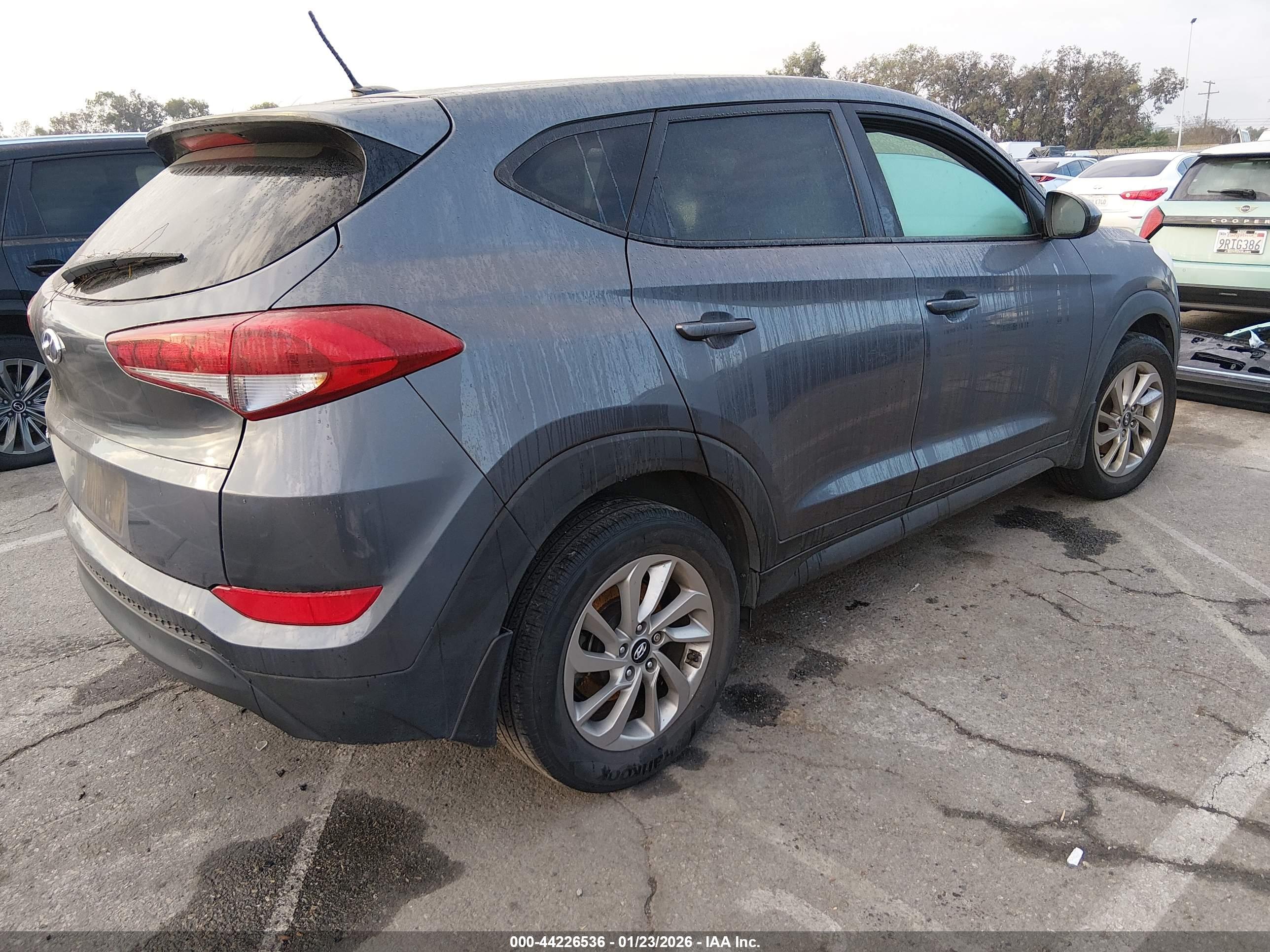 HYUNDAI TUCSON image 4