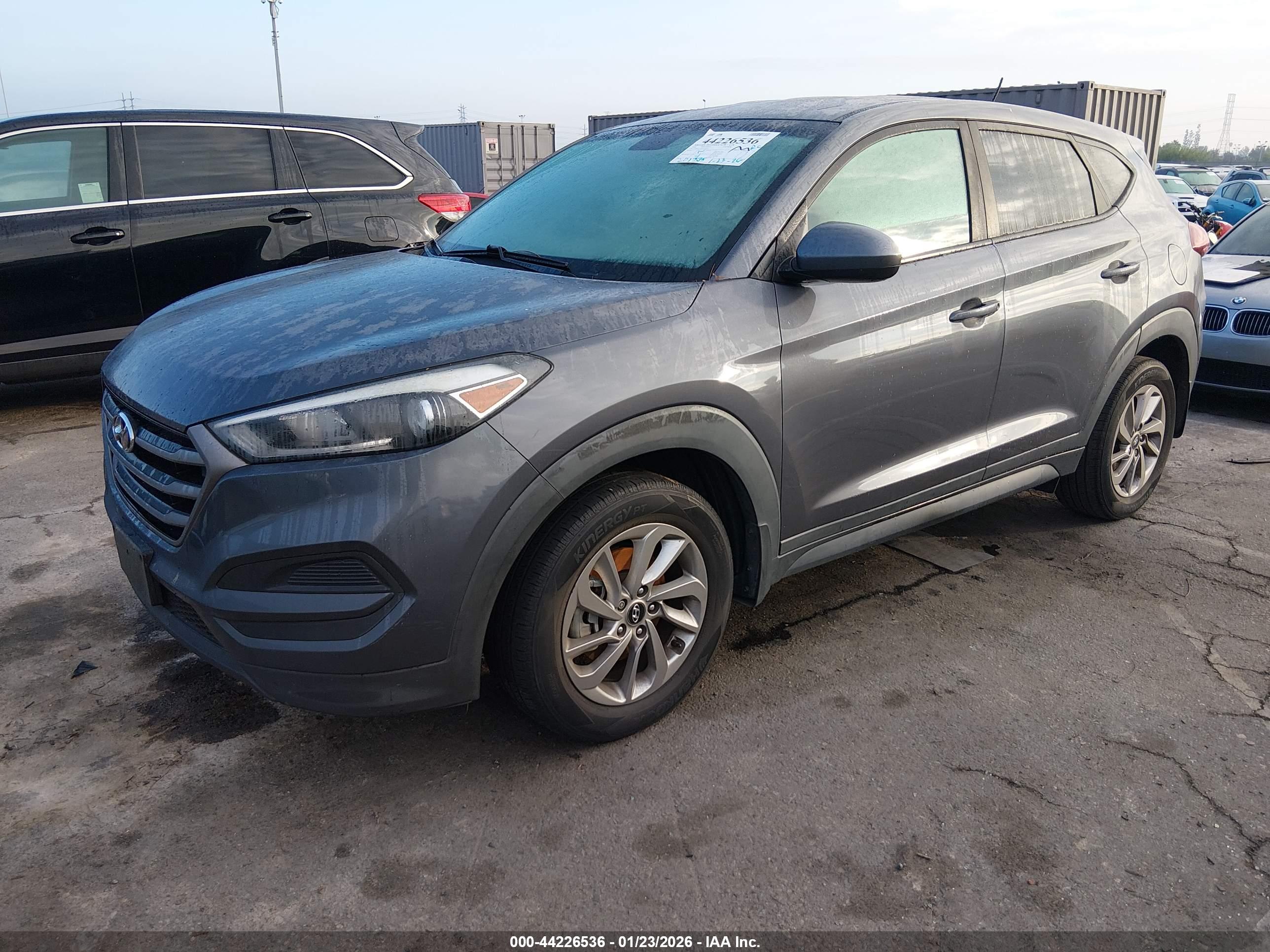 HYUNDAI TUCSON image 6