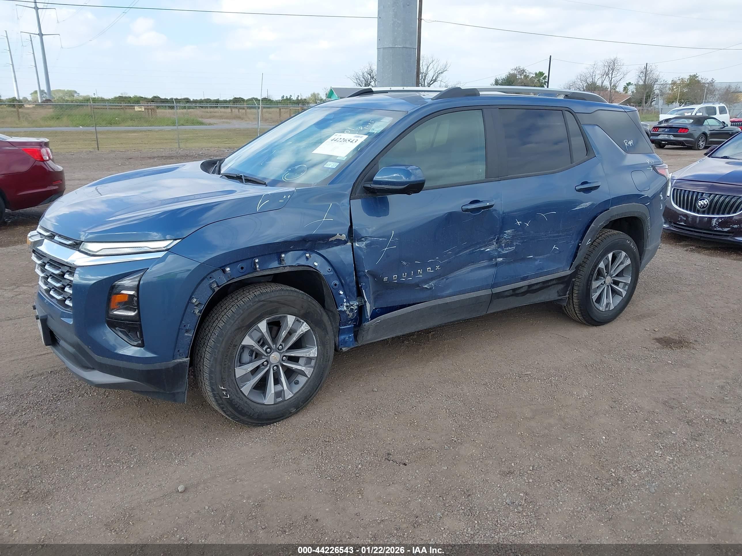 CHEVROLET EQUINOX image 2