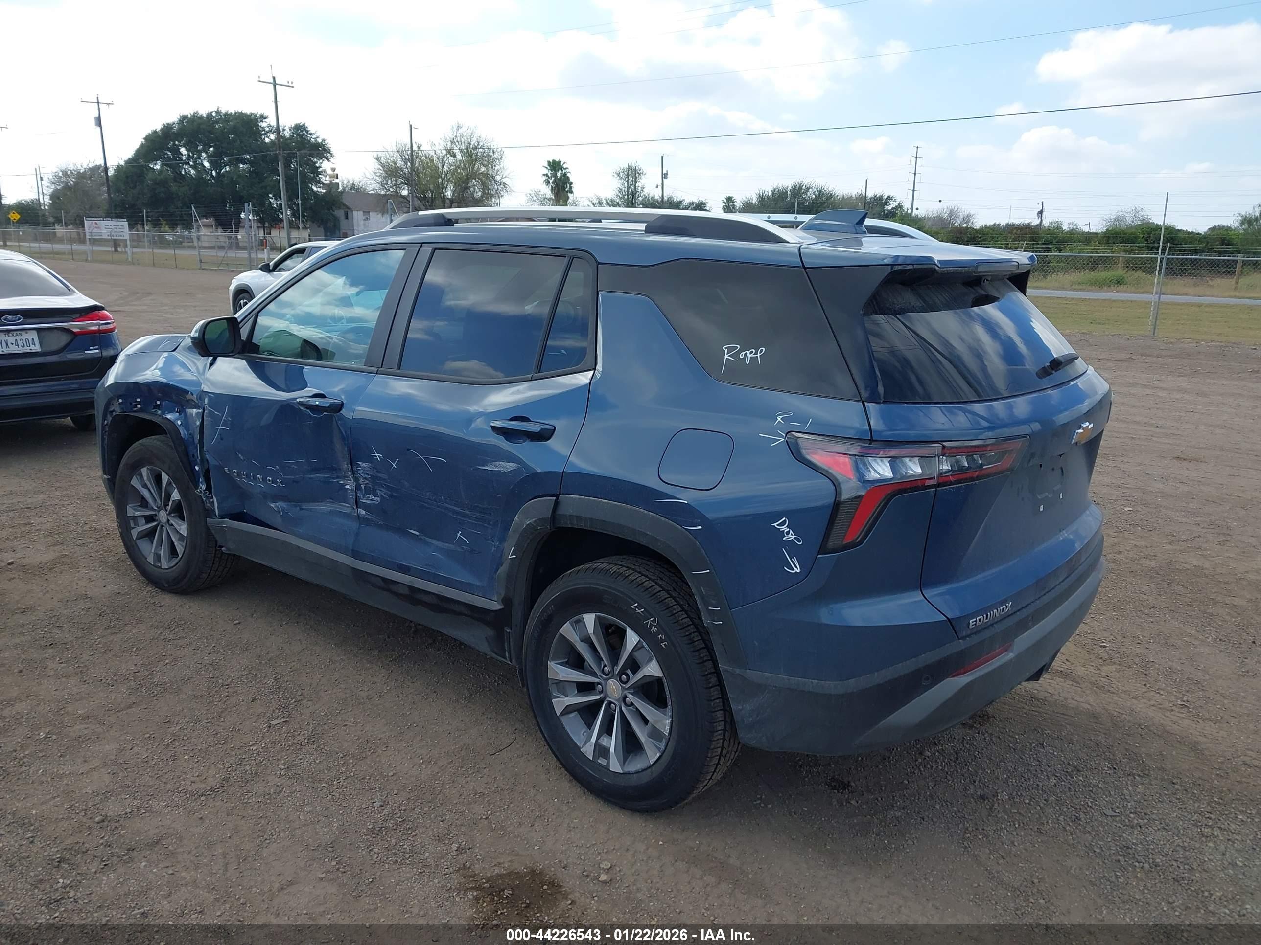 CHEVROLET EQUINOX image 3
