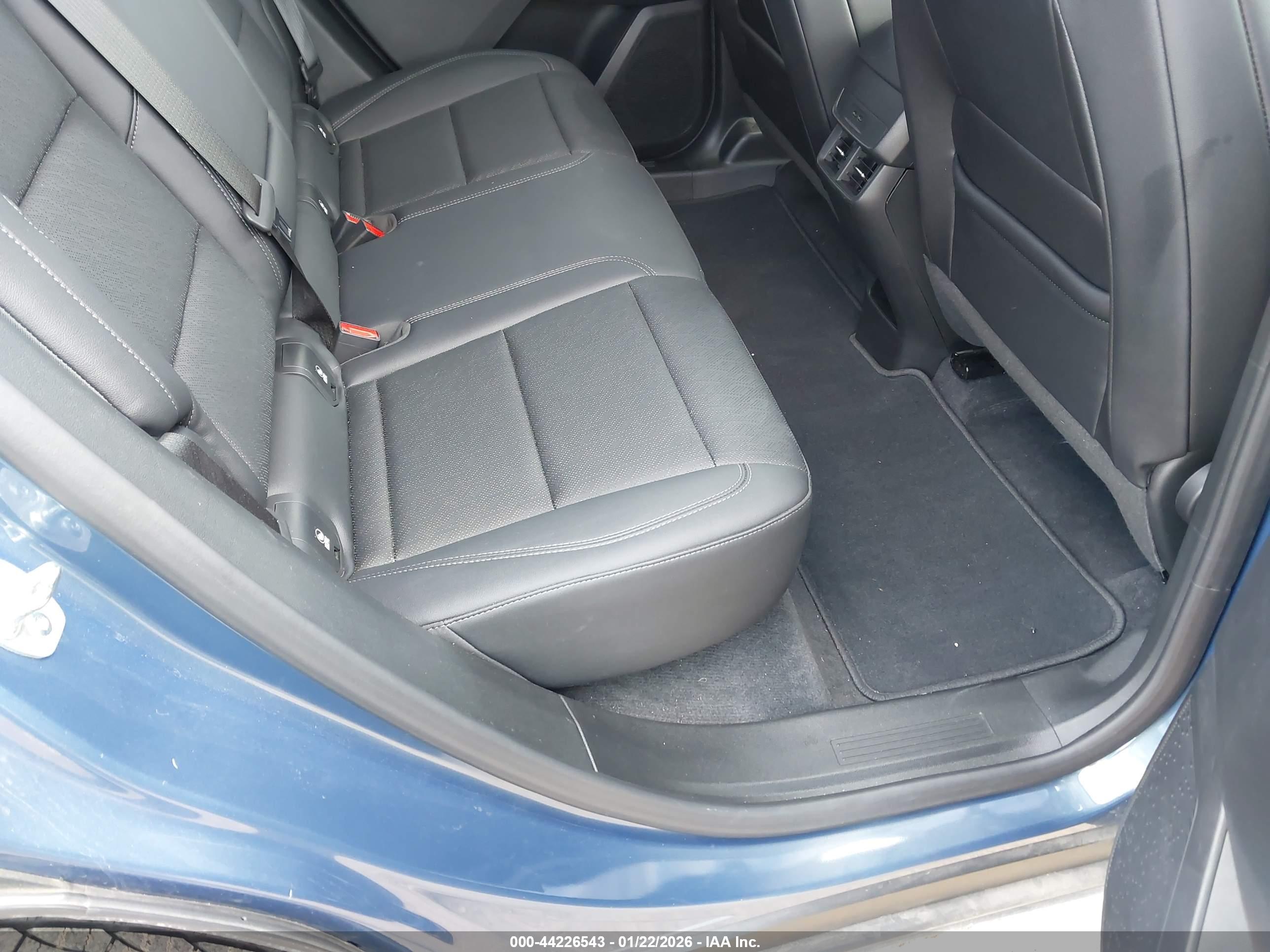 CHEVROLET EQUINOX image 8